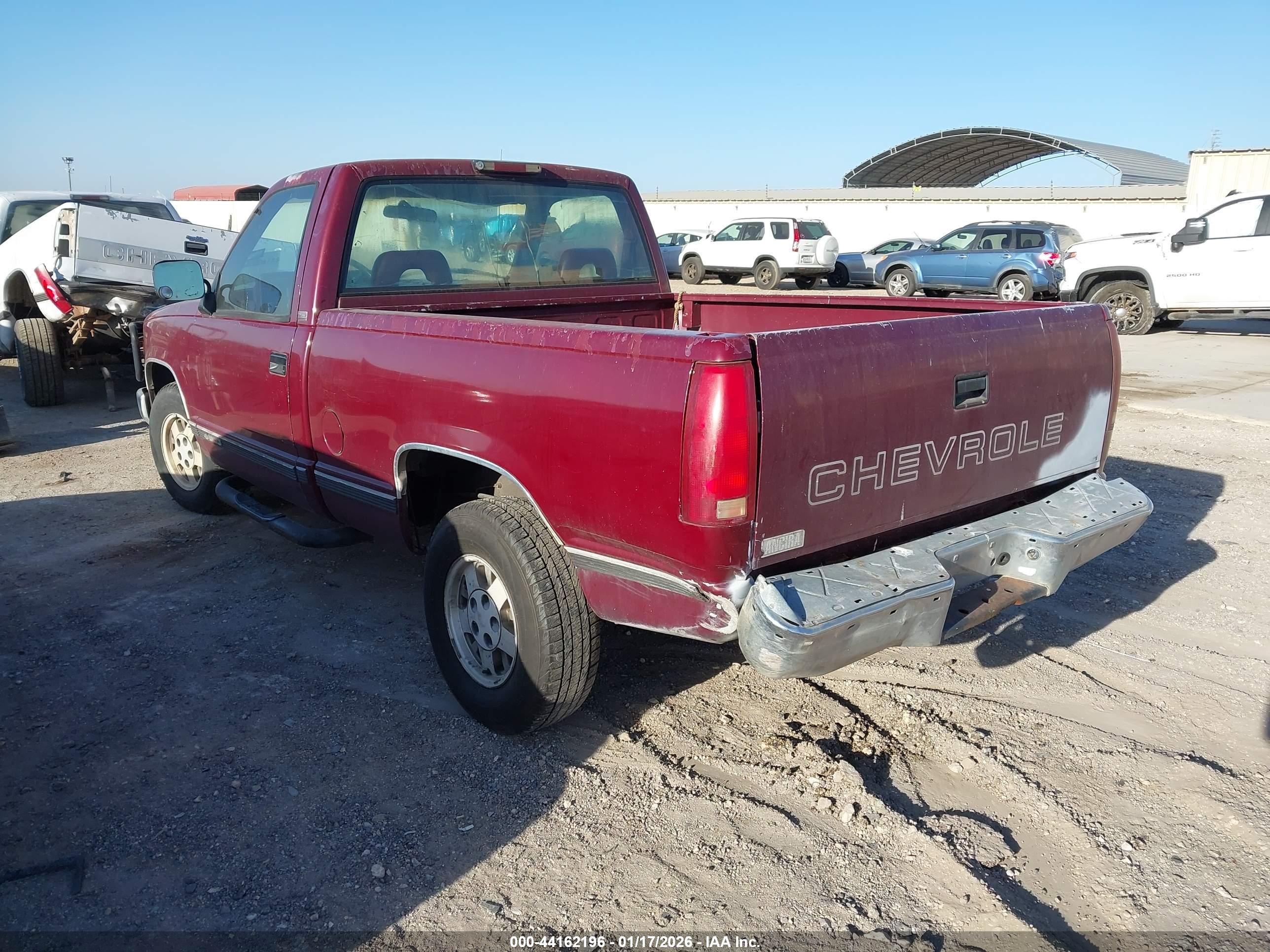 CHEVROLET GMT-400 image 3