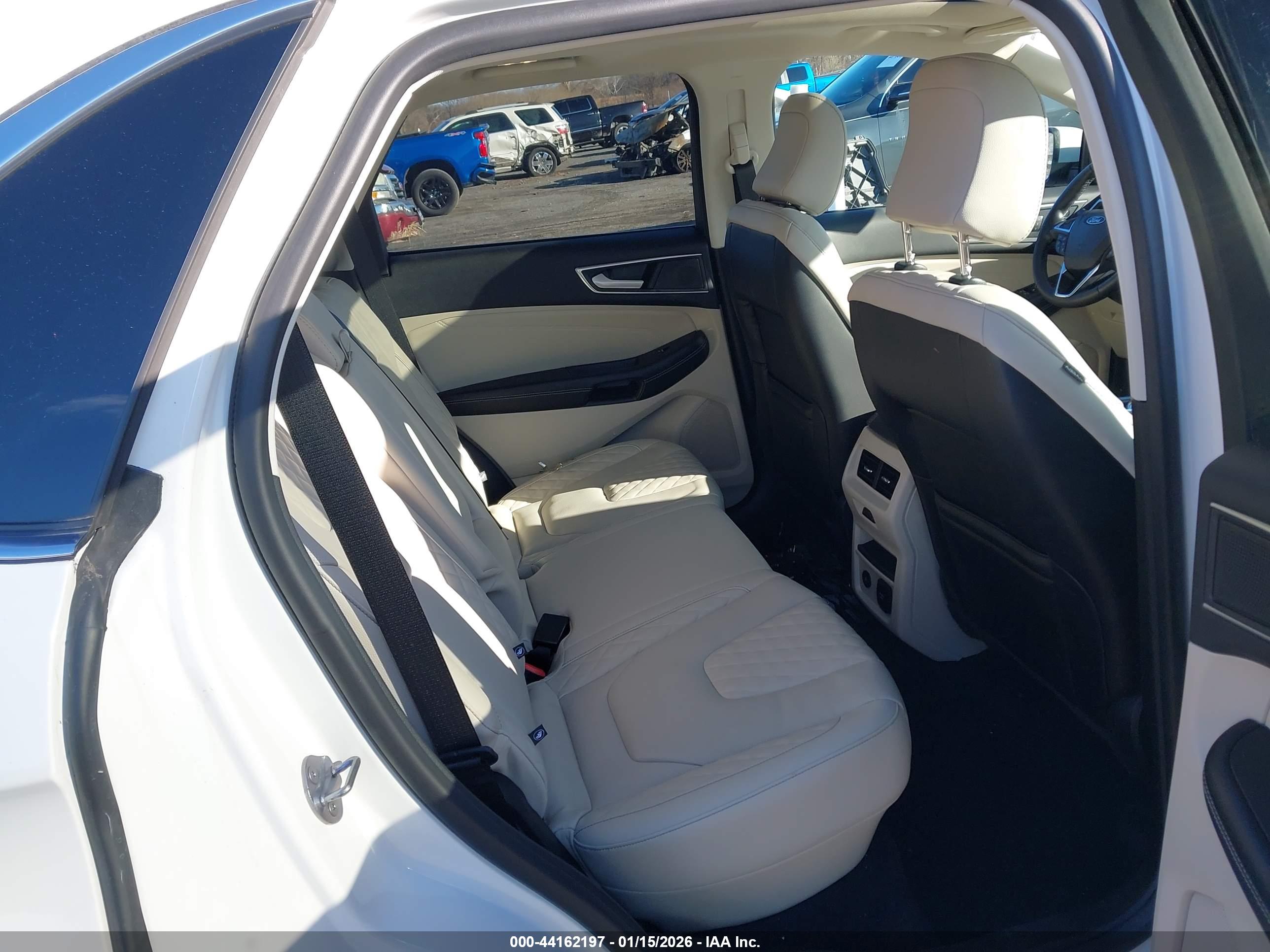 FORD EDGE image 8