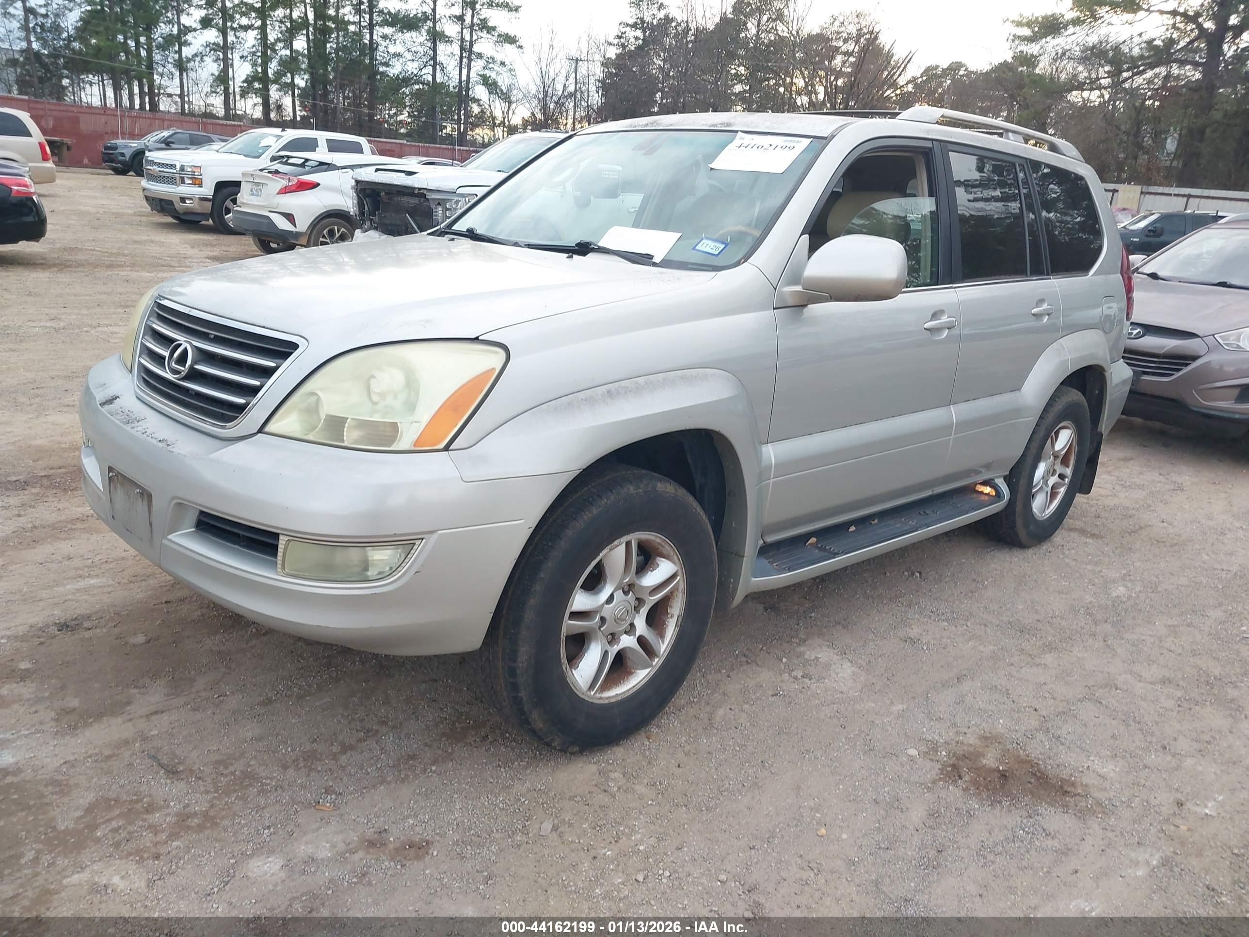 LEXUS GX image 2