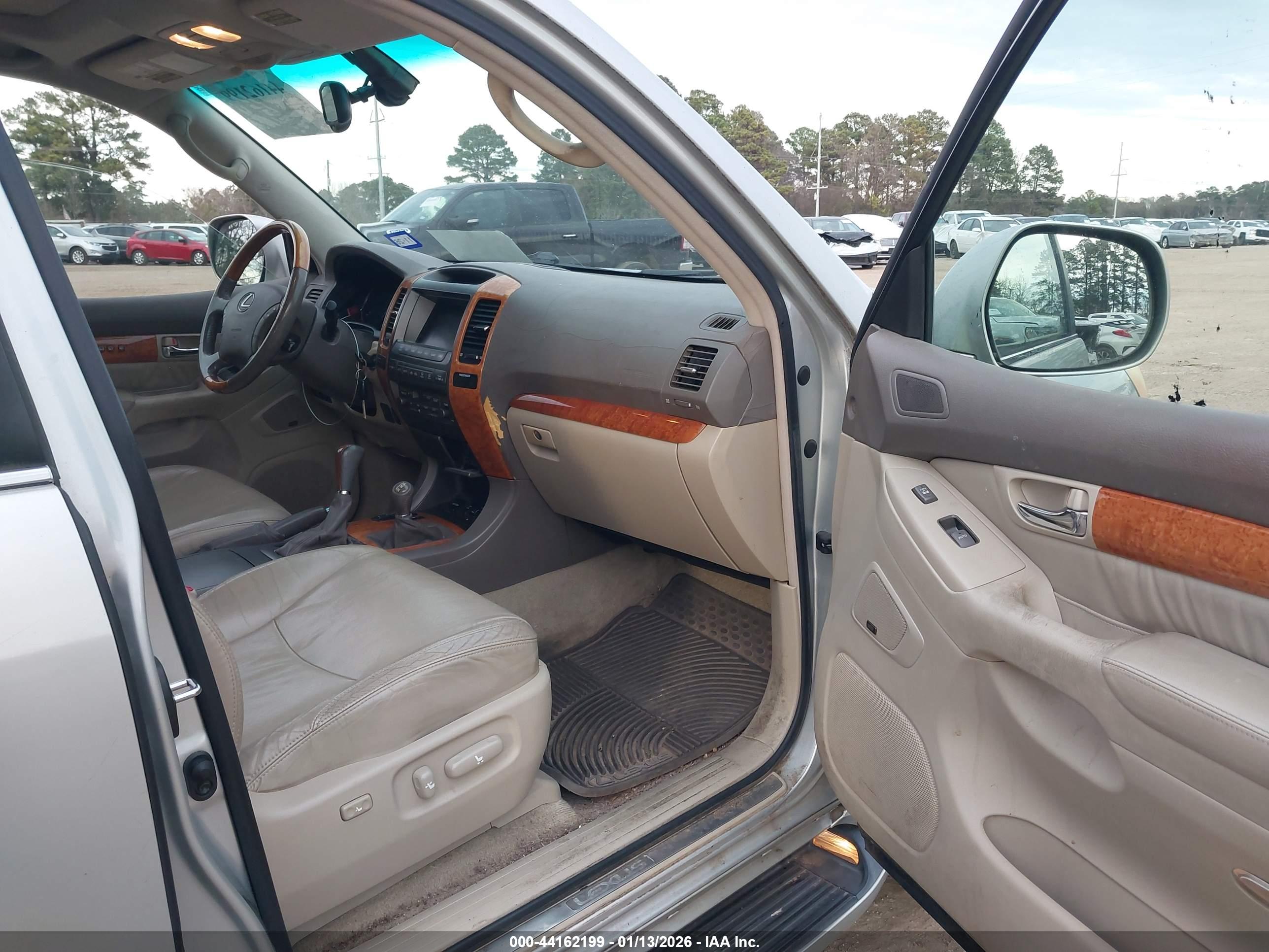 LEXUS GX image 5