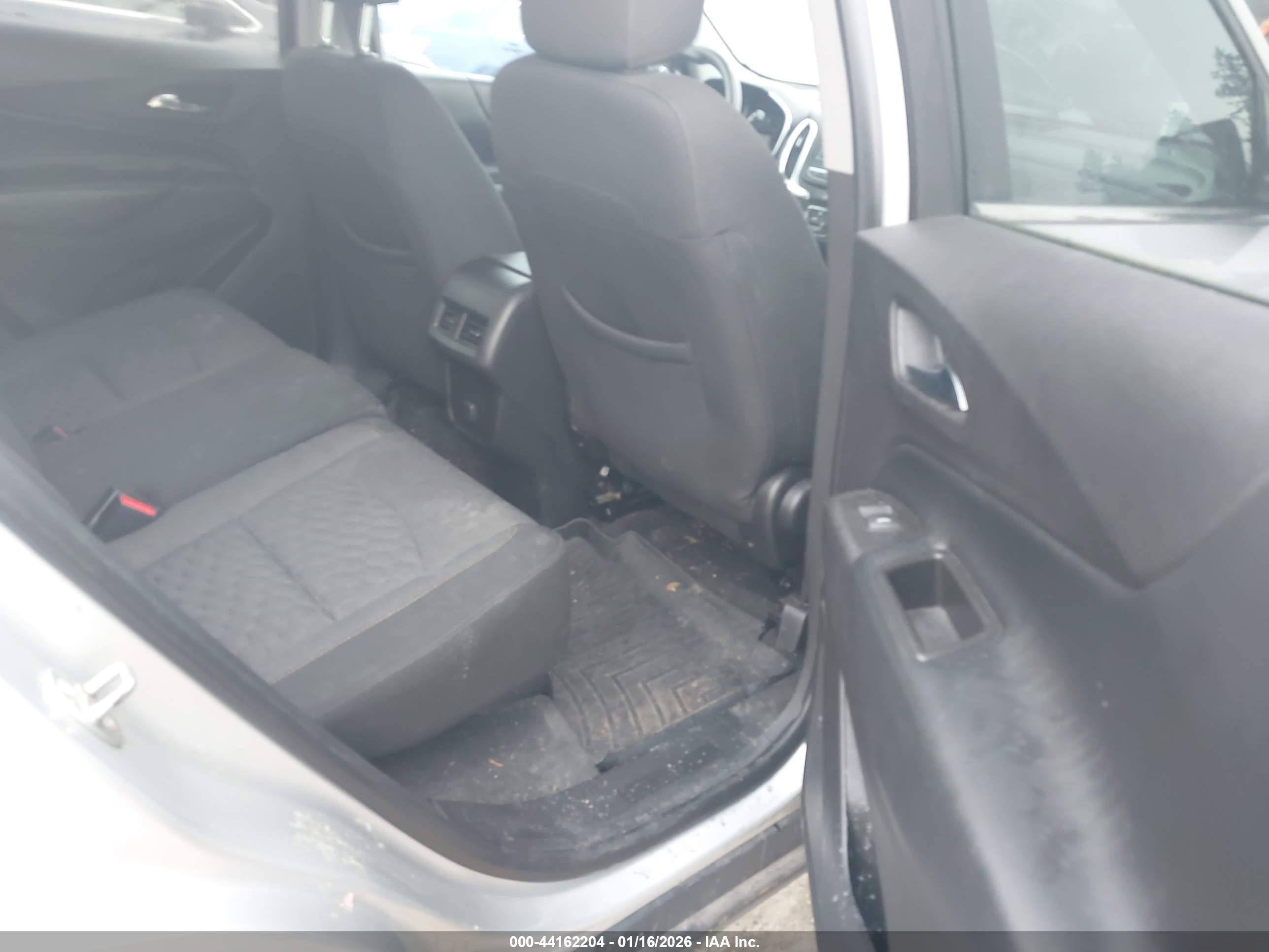 CHEVROLET EQUINOX image 8