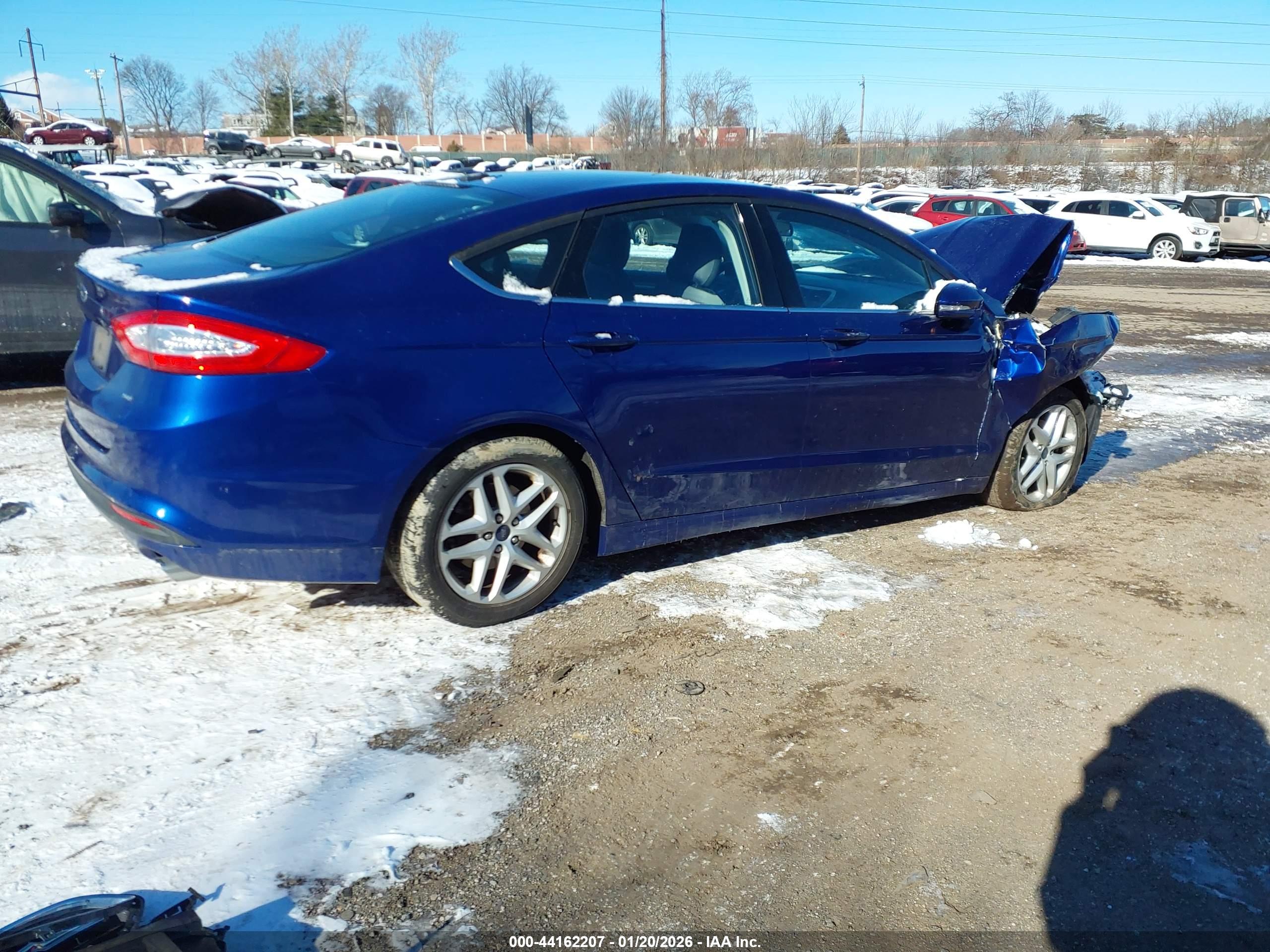 FORD FUSION image 4