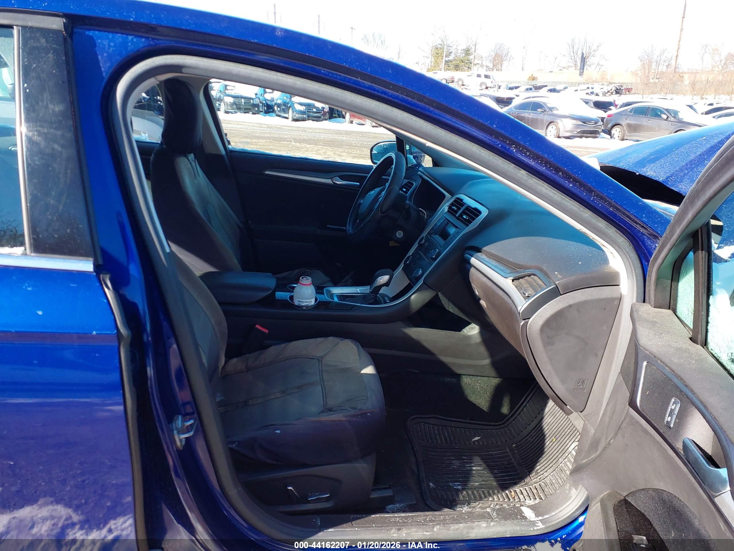 FORD FUSION image 5