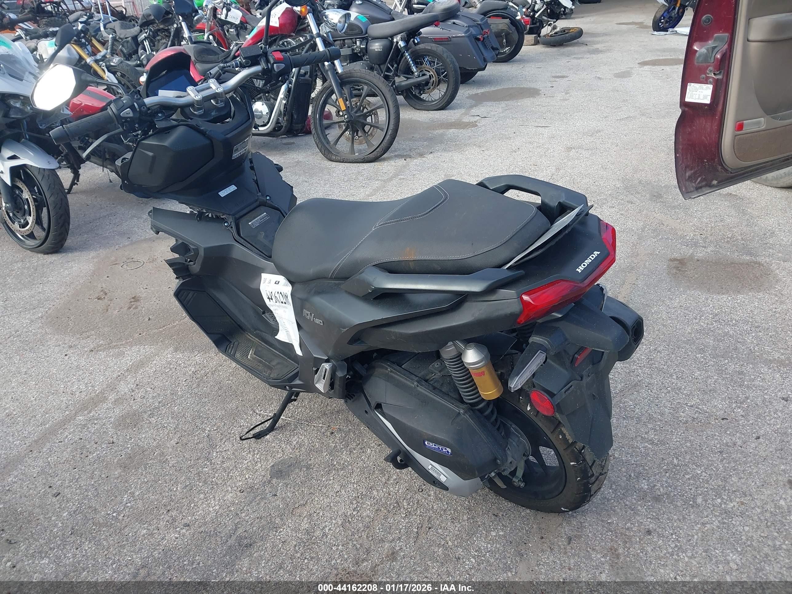 HONDA ADV160 image 3