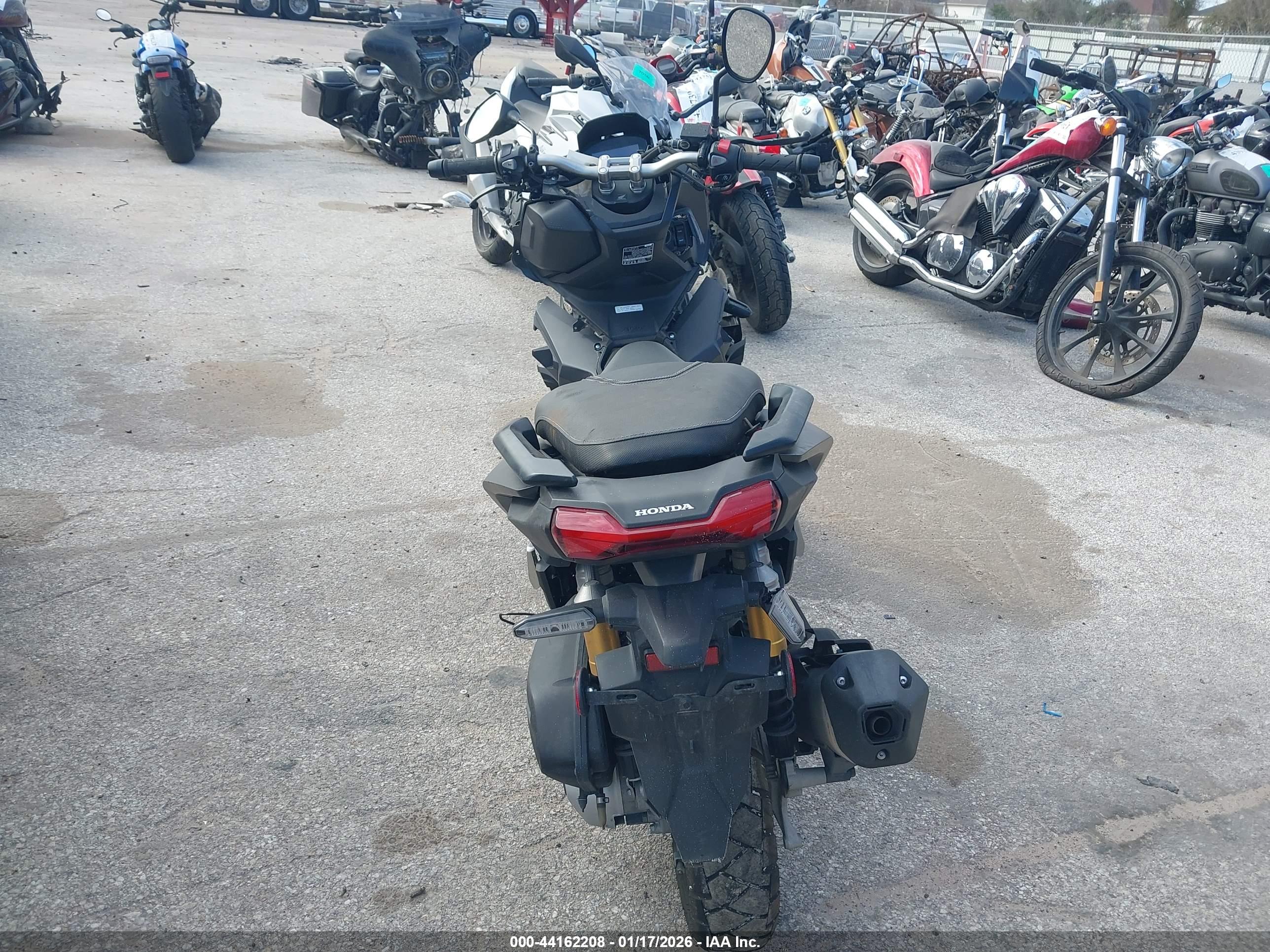 HONDA ADV160 image 6