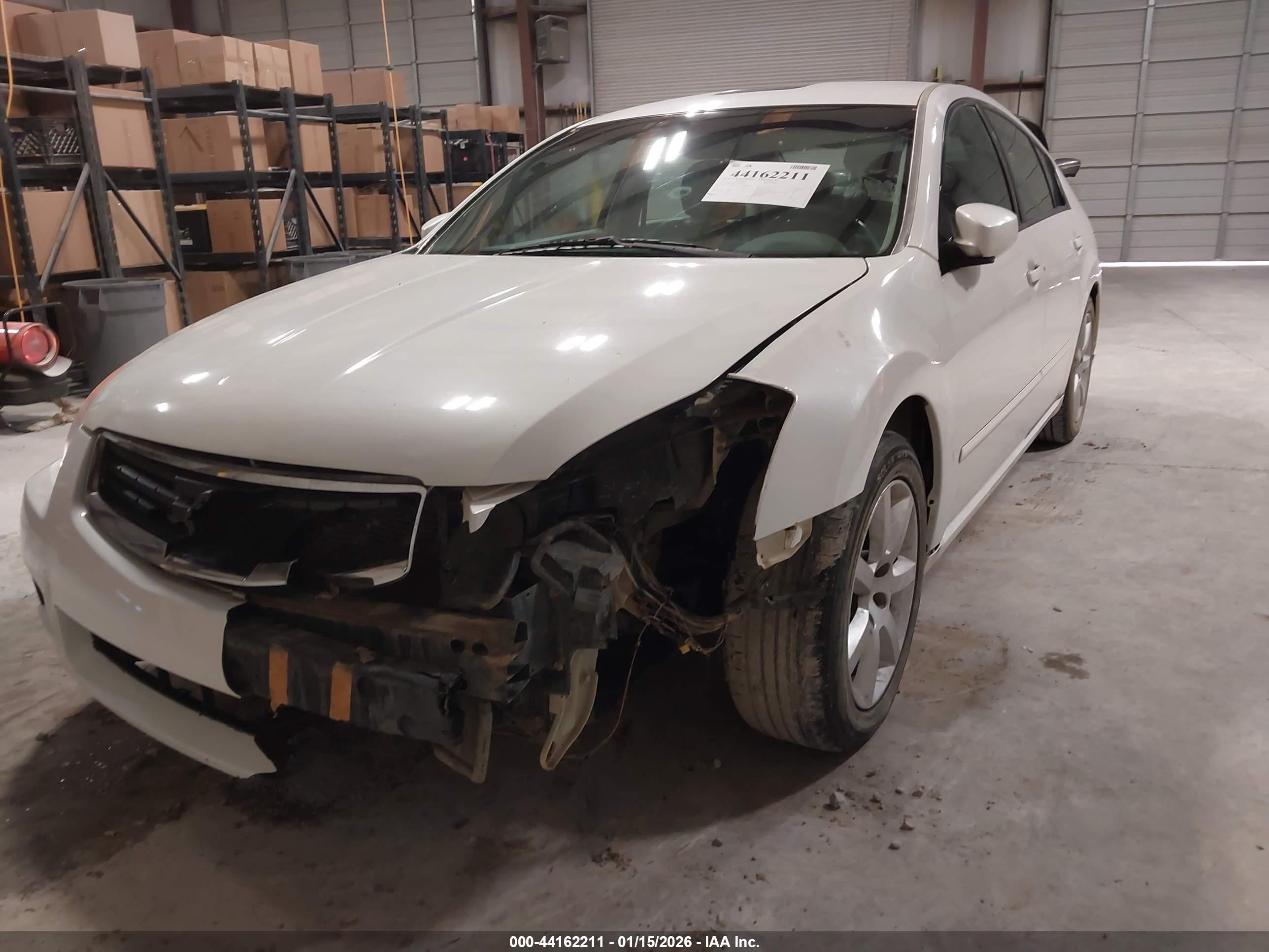 NISSAN MAXIMA image 6