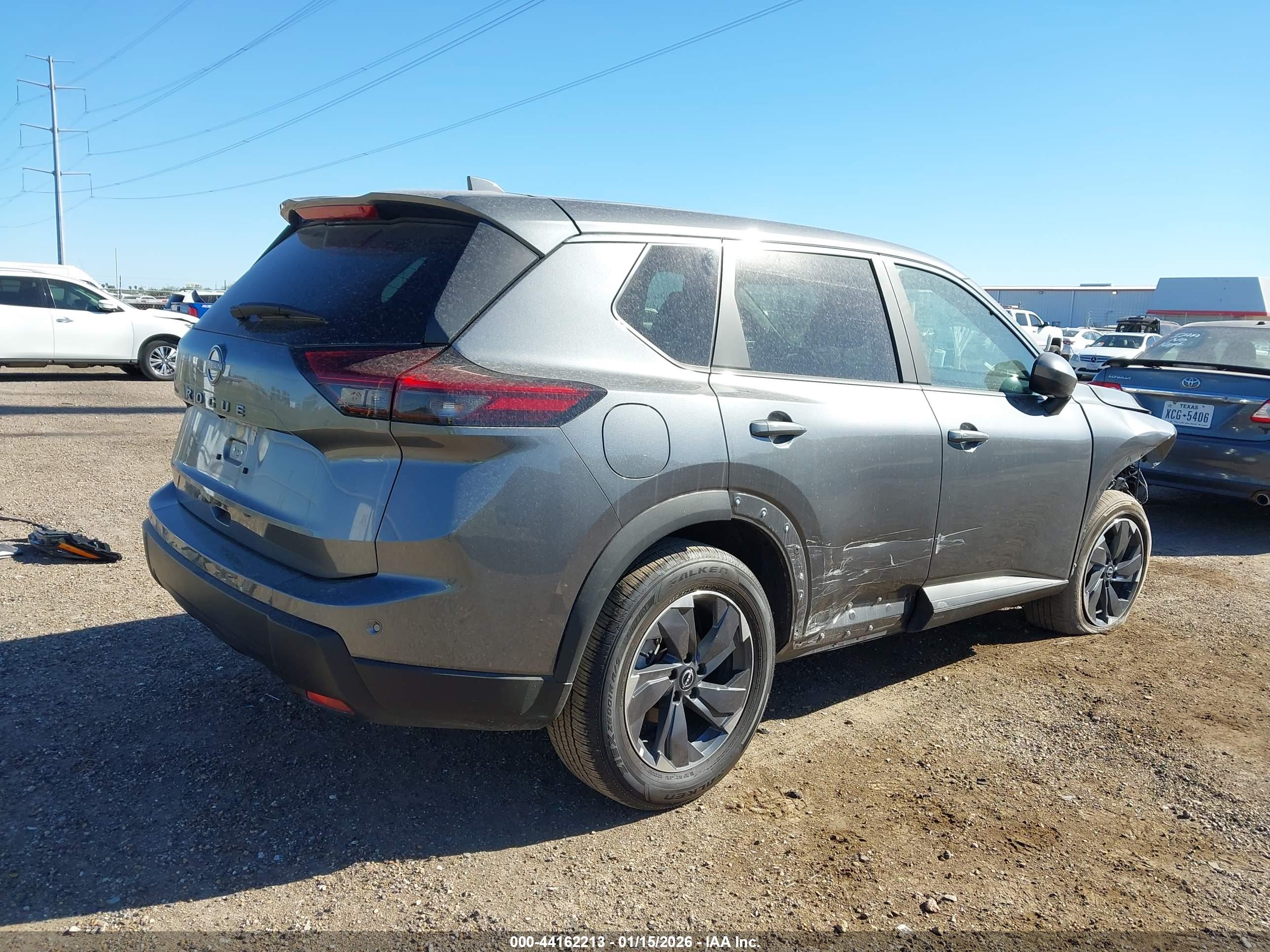 NISSAN ROGUE image 4