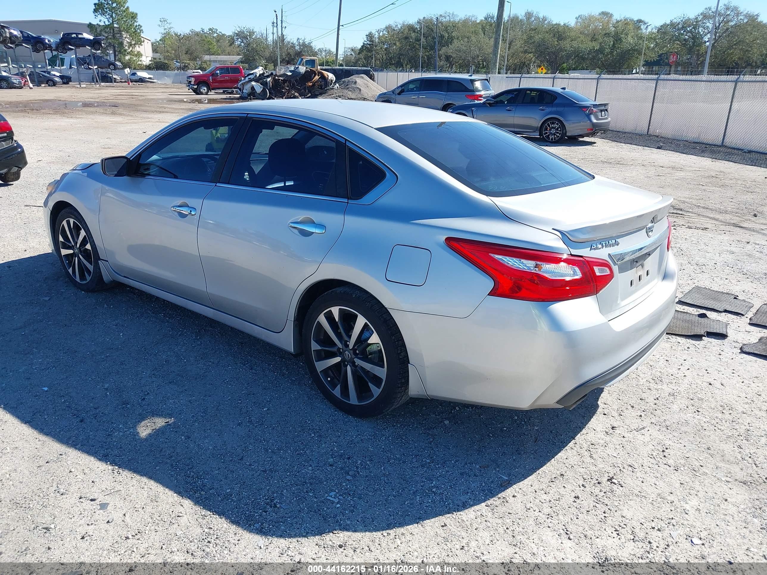 NISSAN ALTIMA image 3