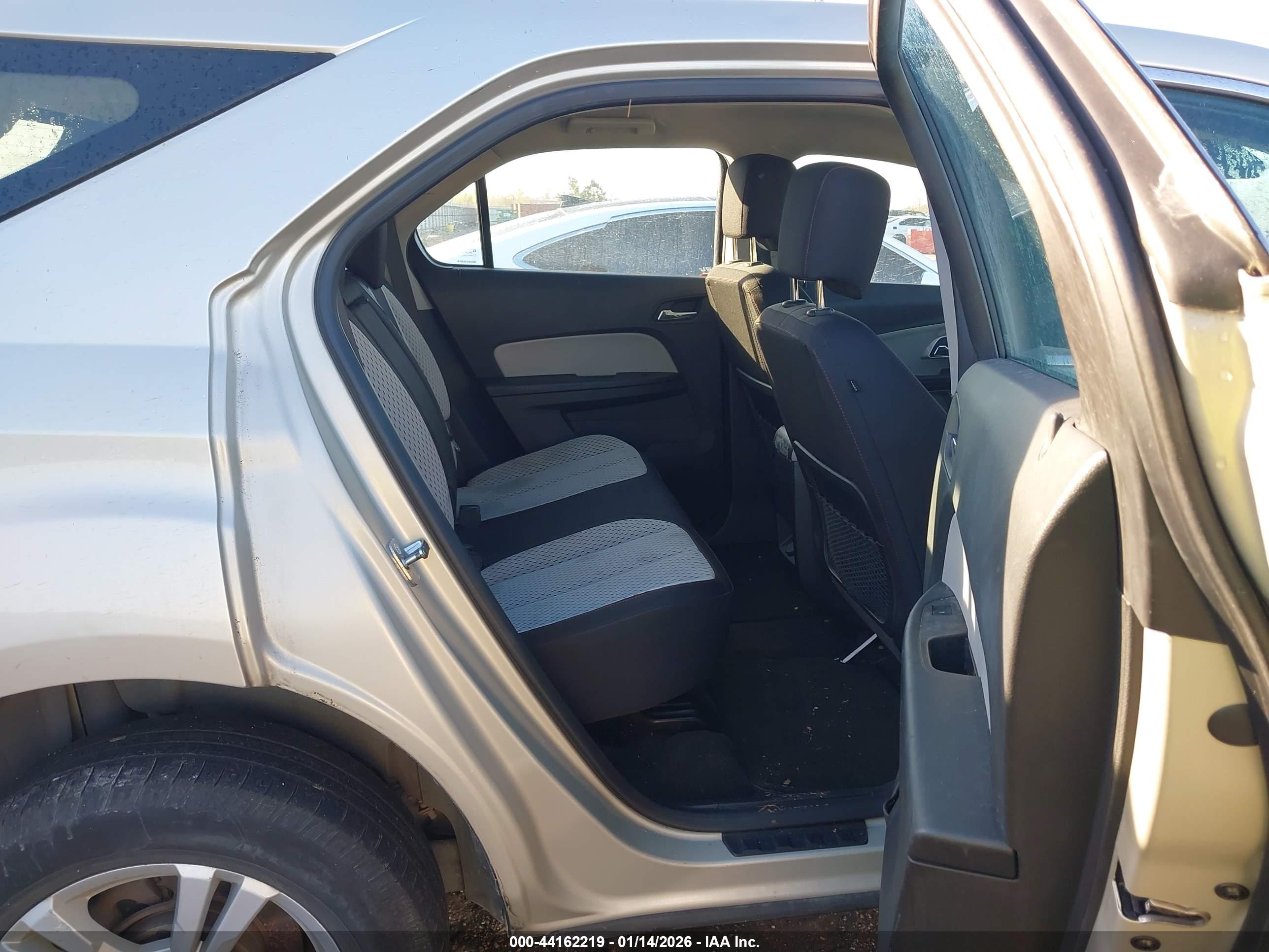 CHEVROLET EQUINOX image 8