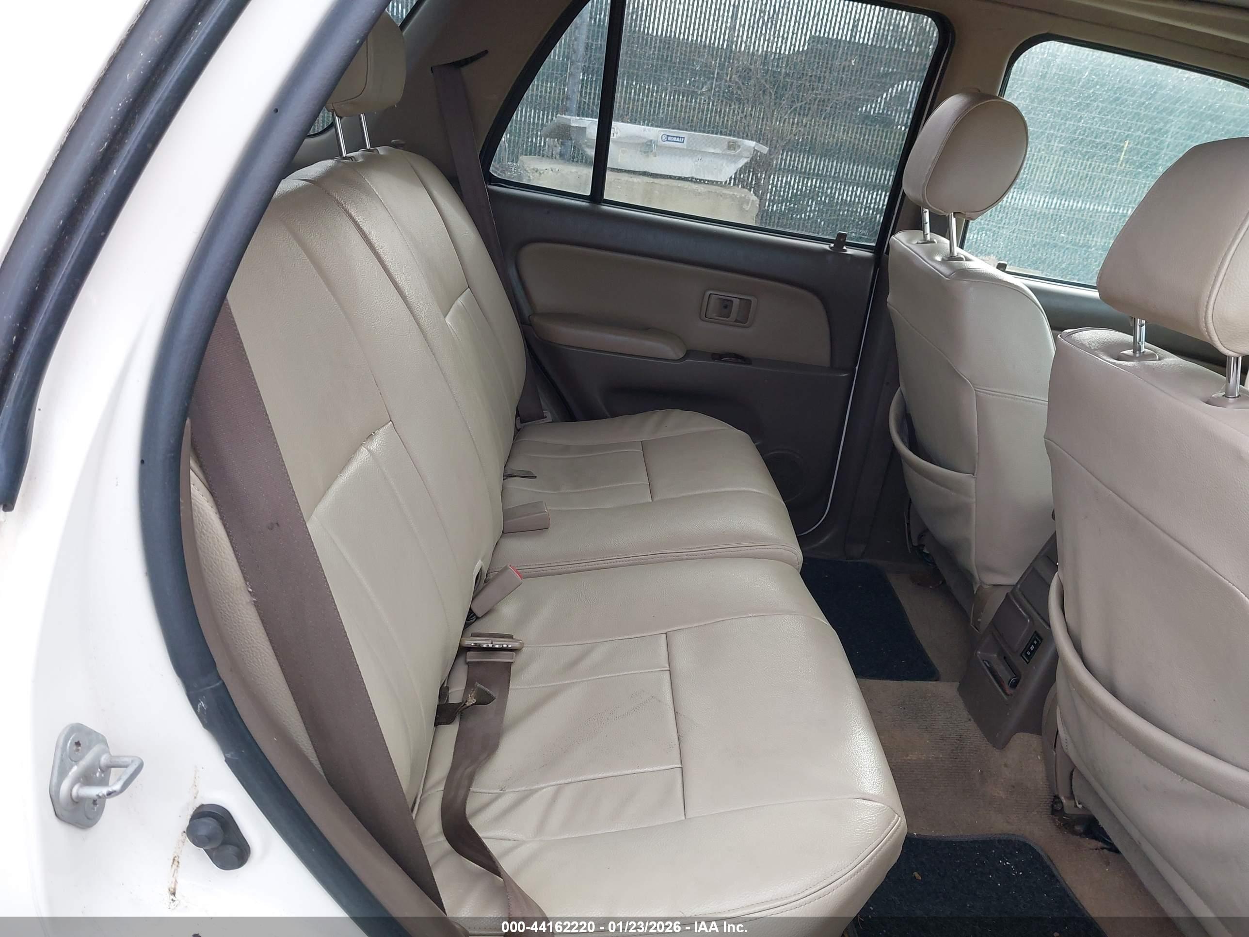TOYOTA 4RUNNER image 8
