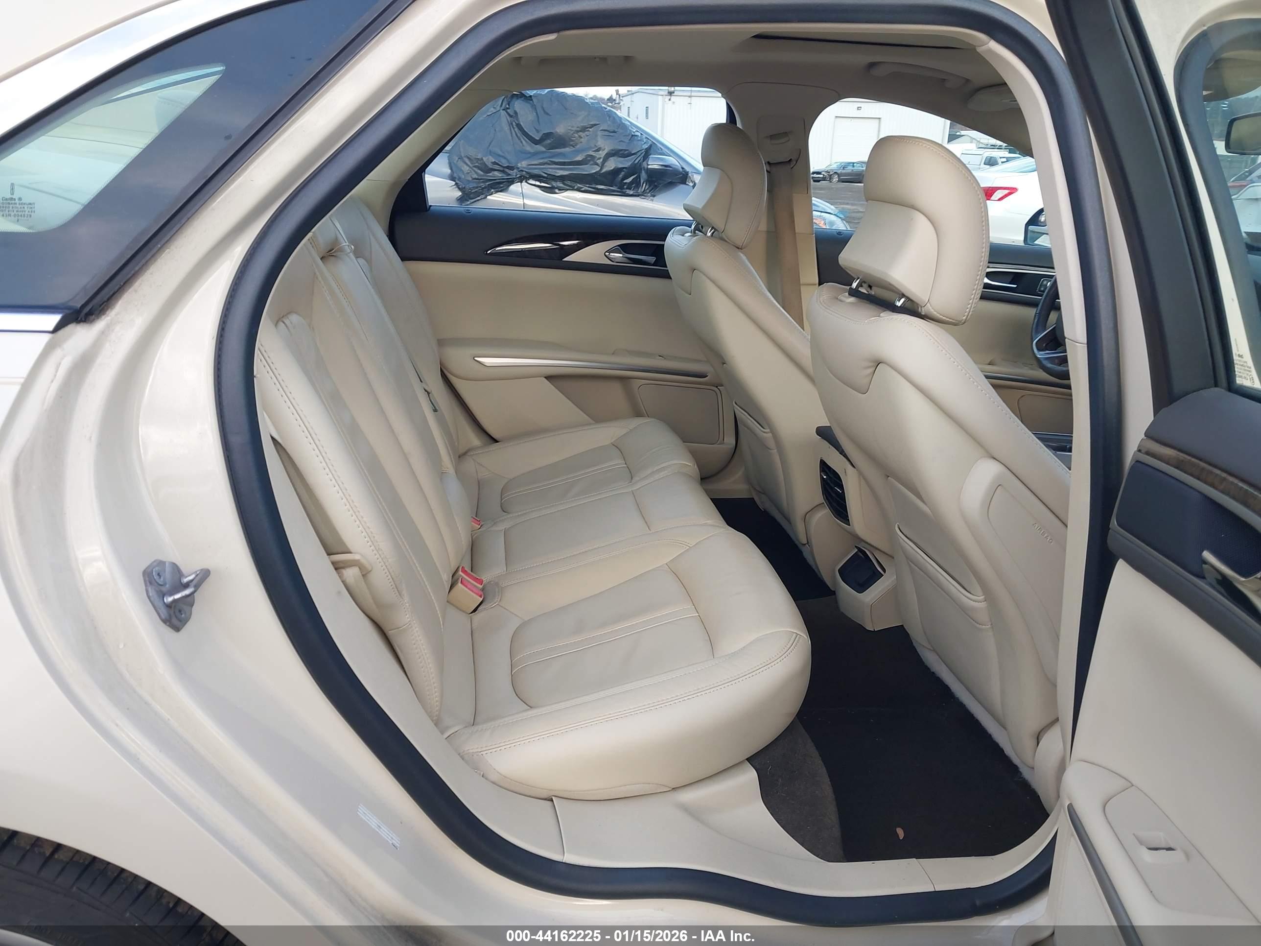 LINCOLN MKZ image 8