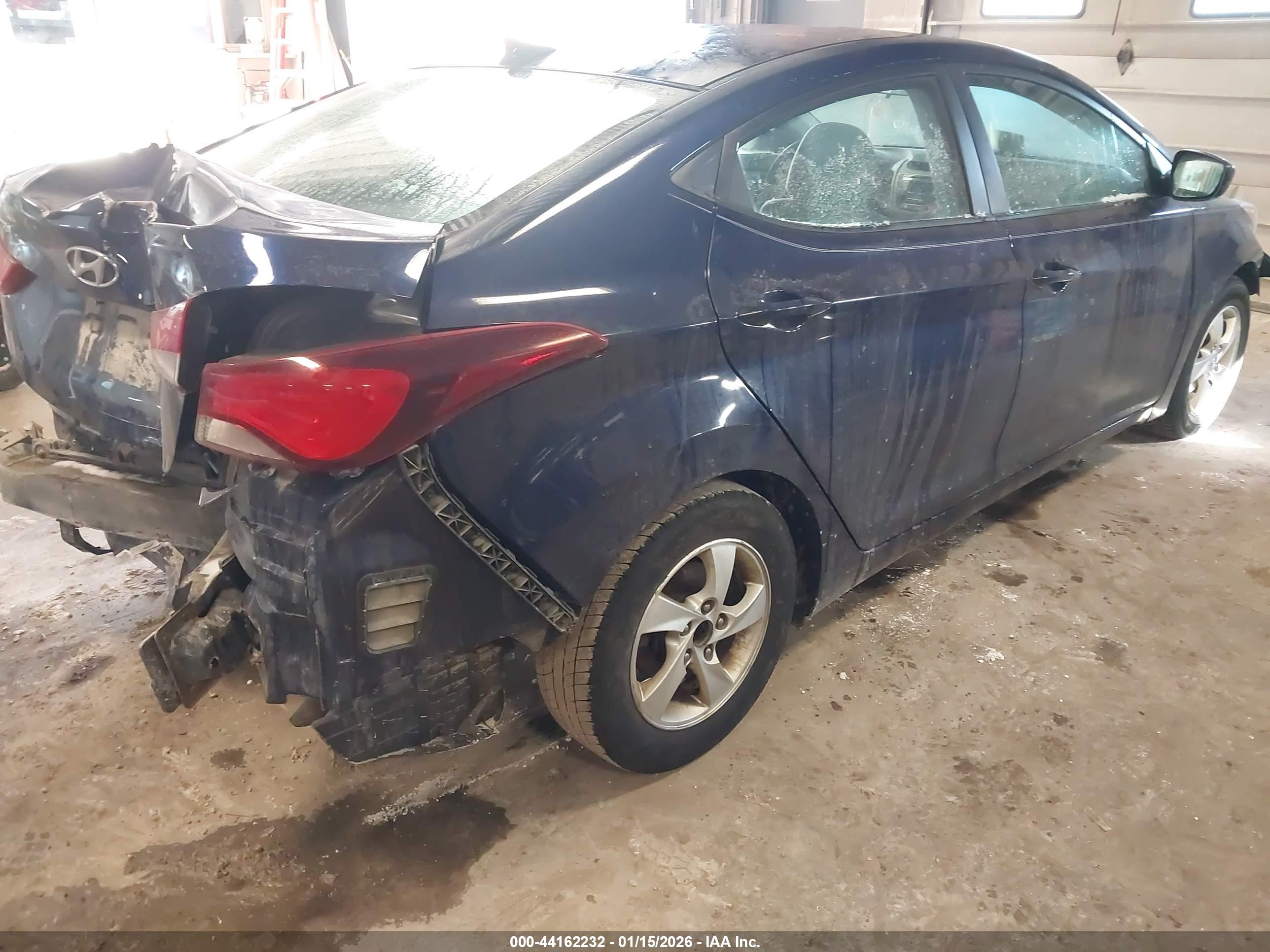 HYUNDAI ELANTRA image 4