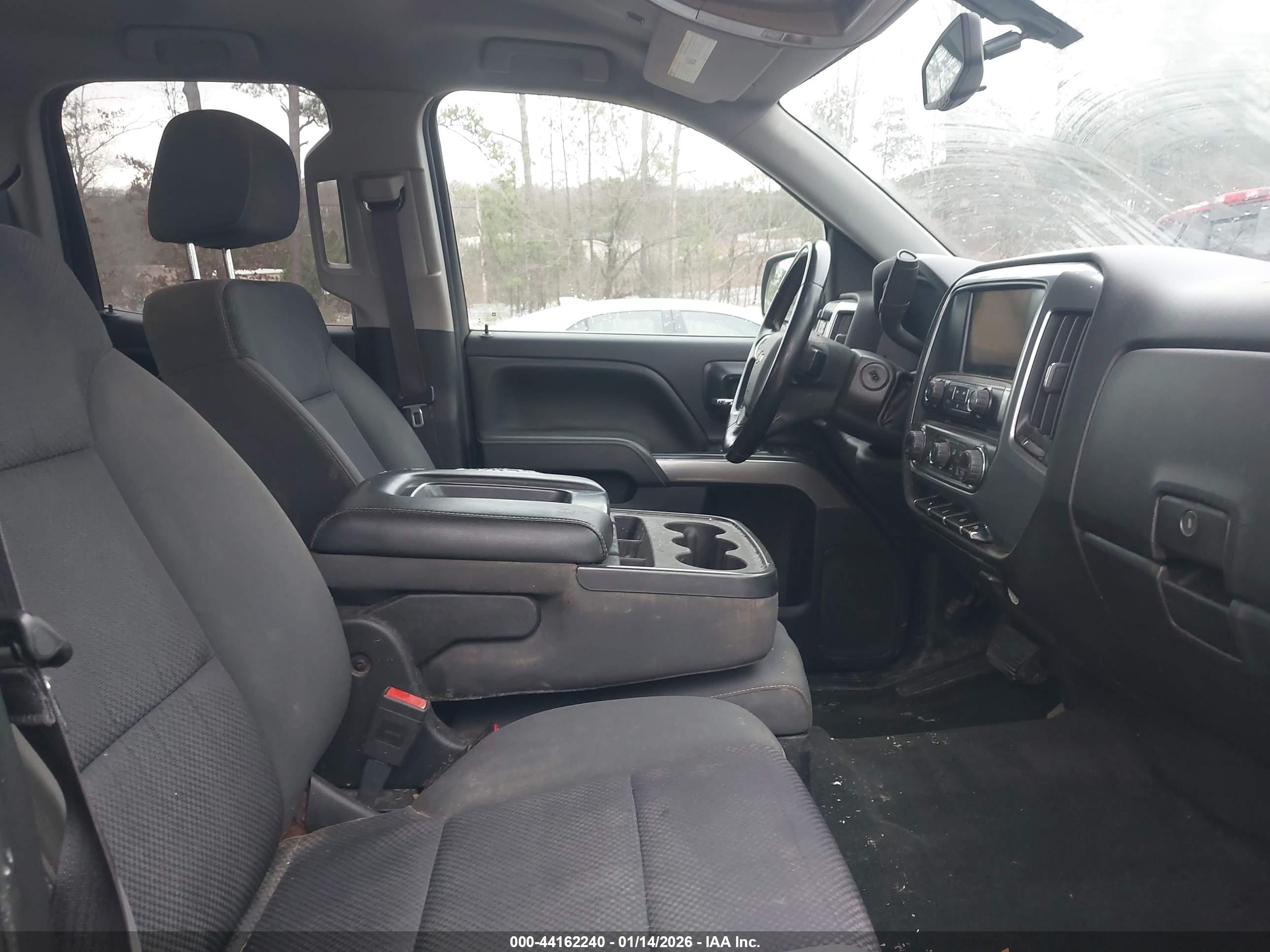 CHEVROLET SILVERADO image 5