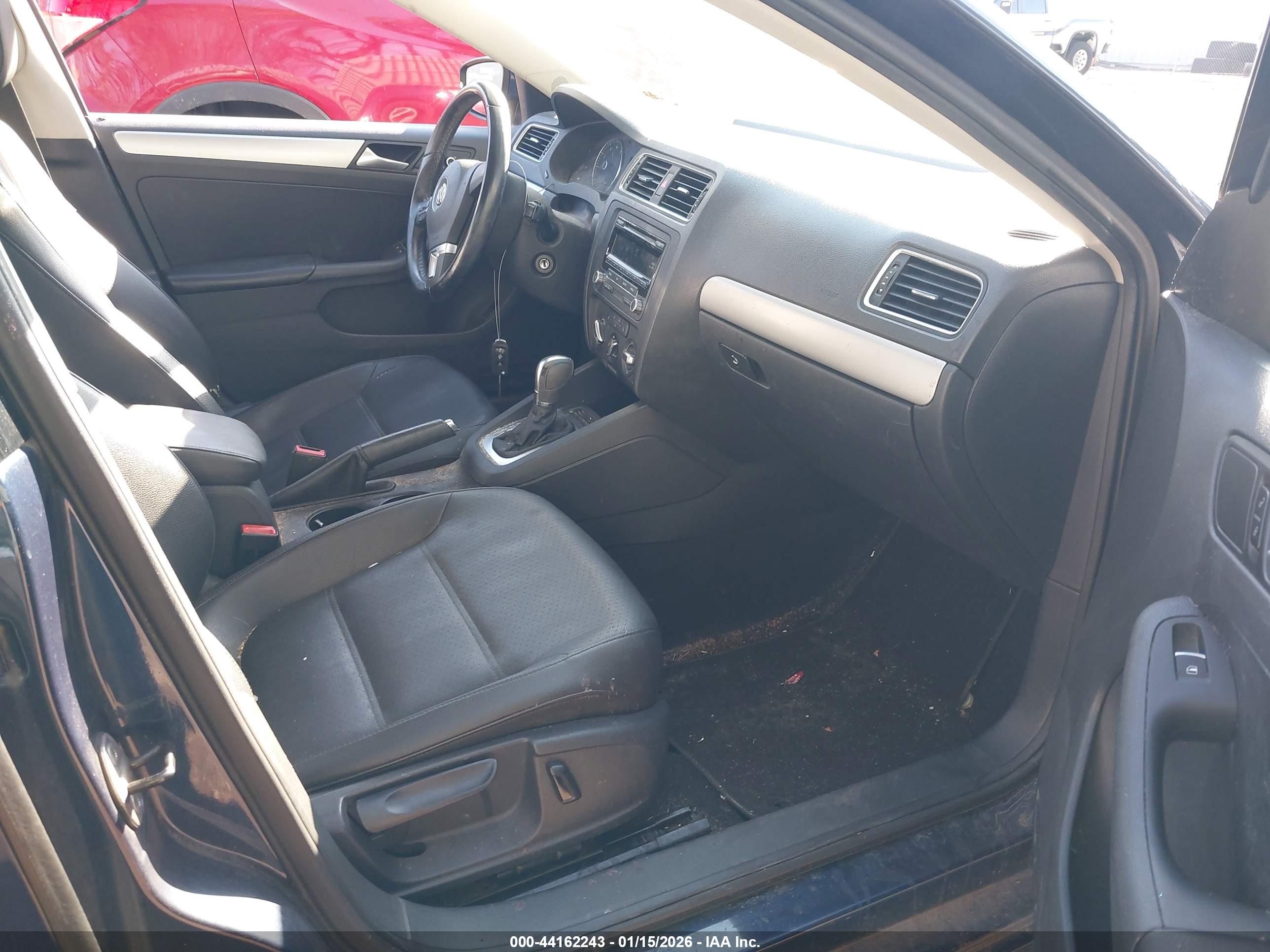 VOLKSWAGEN JETTA image 5