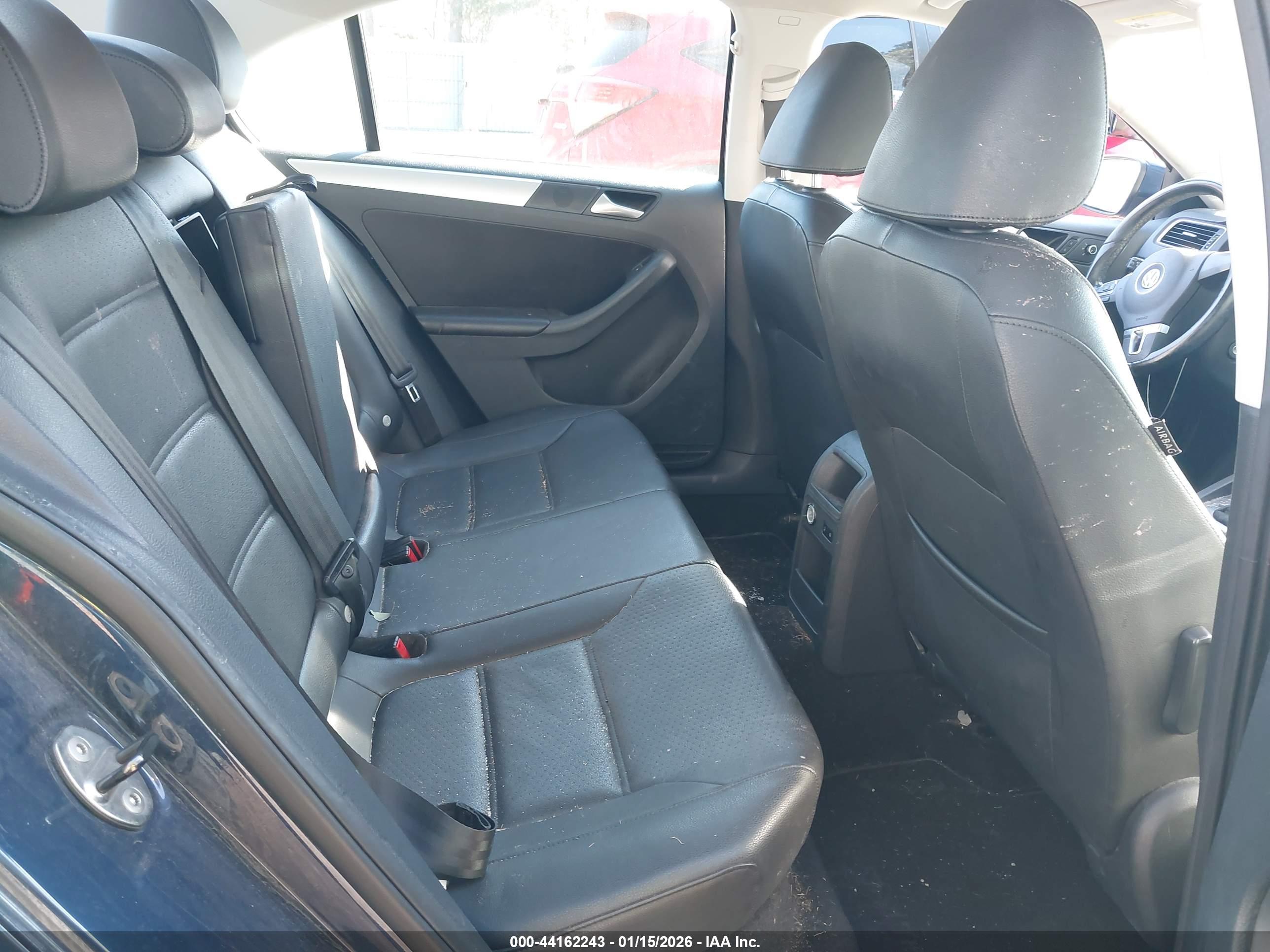 VOLKSWAGEN JETTA image 8