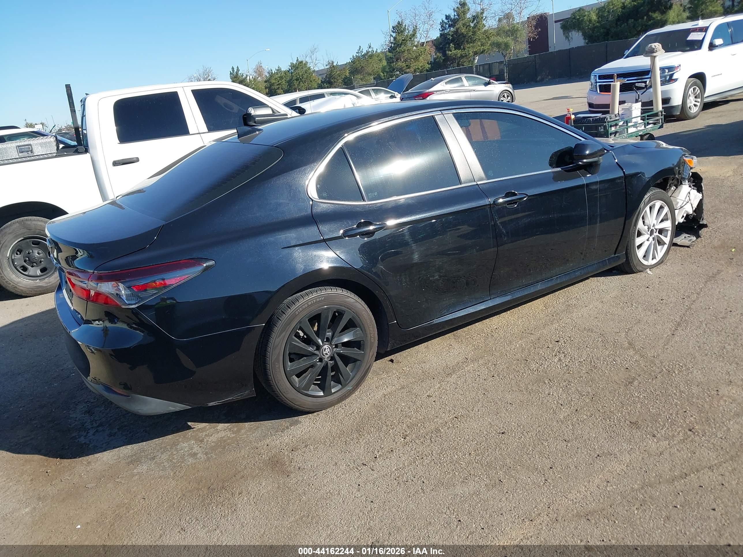 TOYOTA CAMRY image 4