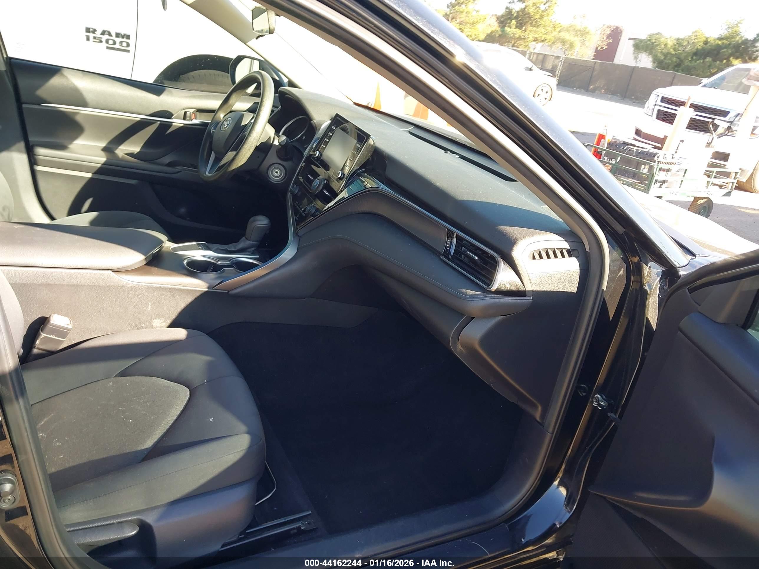 TOYOTA CAMRY image 5