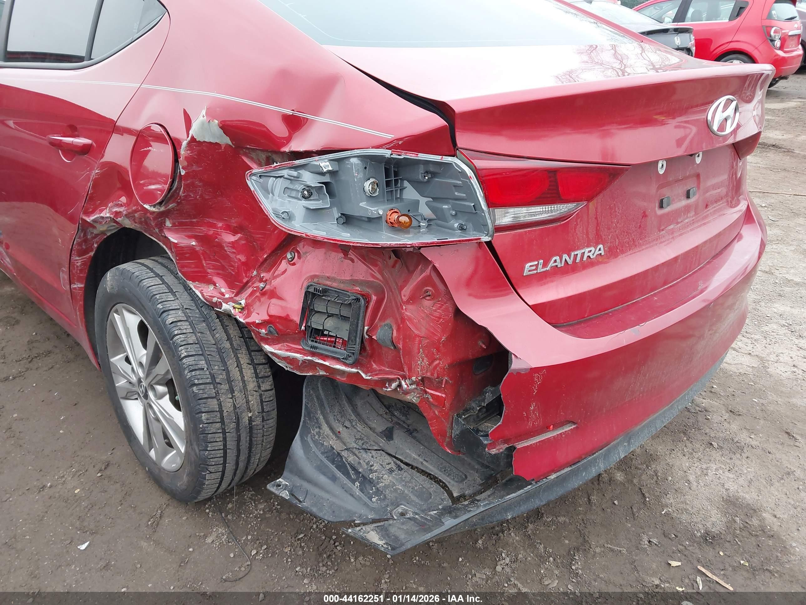 HYUNDAI ELANTRA image 6