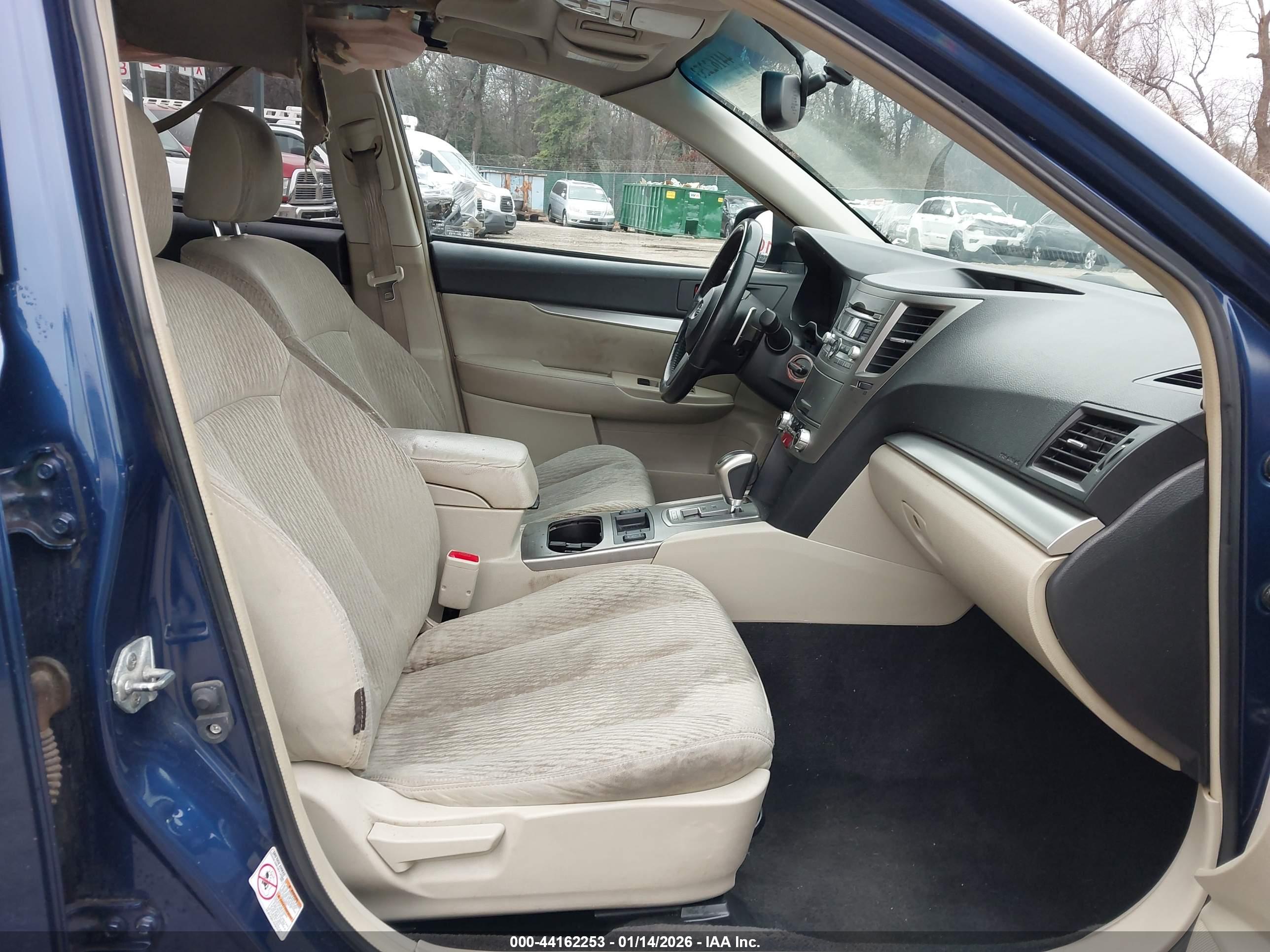 SUBARU OUTBACK image 5