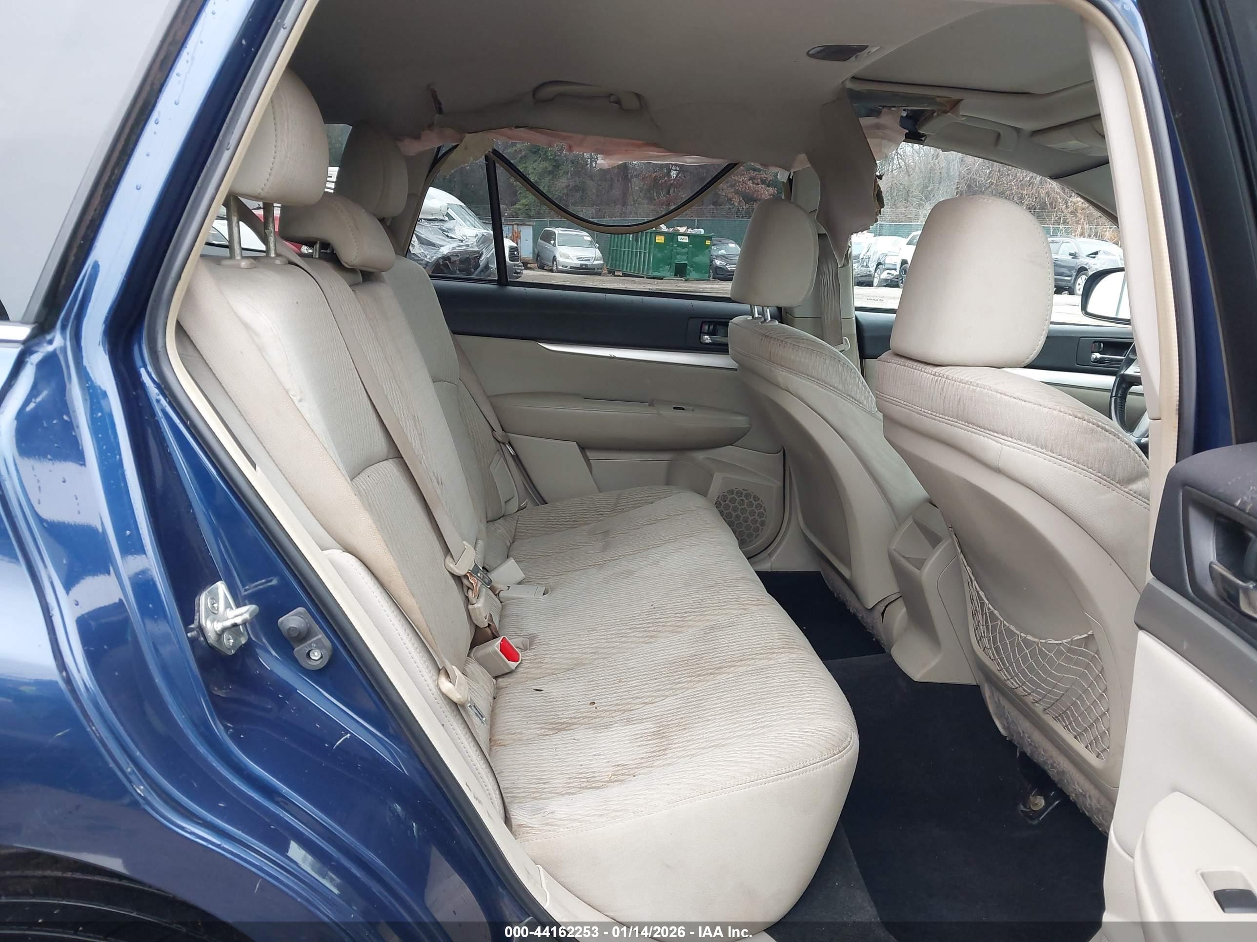 SUBARU OUTBACK image 8