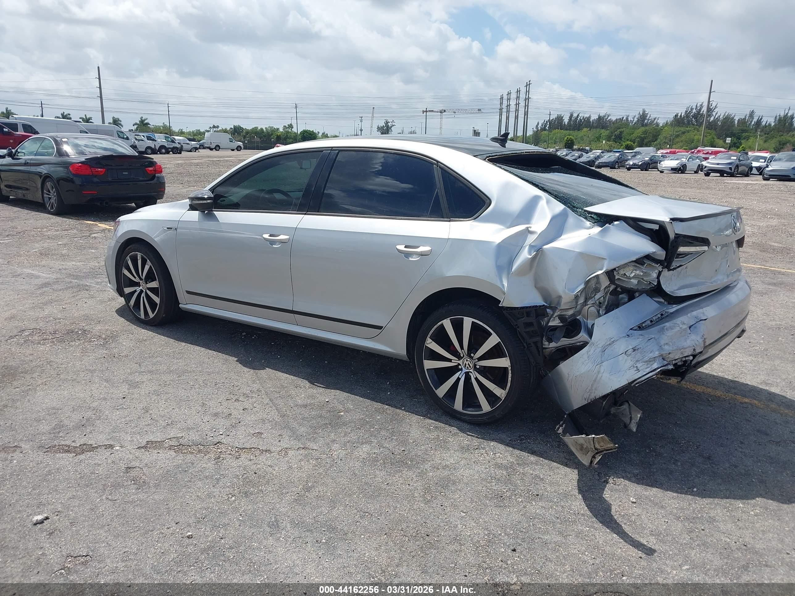 VOLKSWAGEN PASSAT image 3