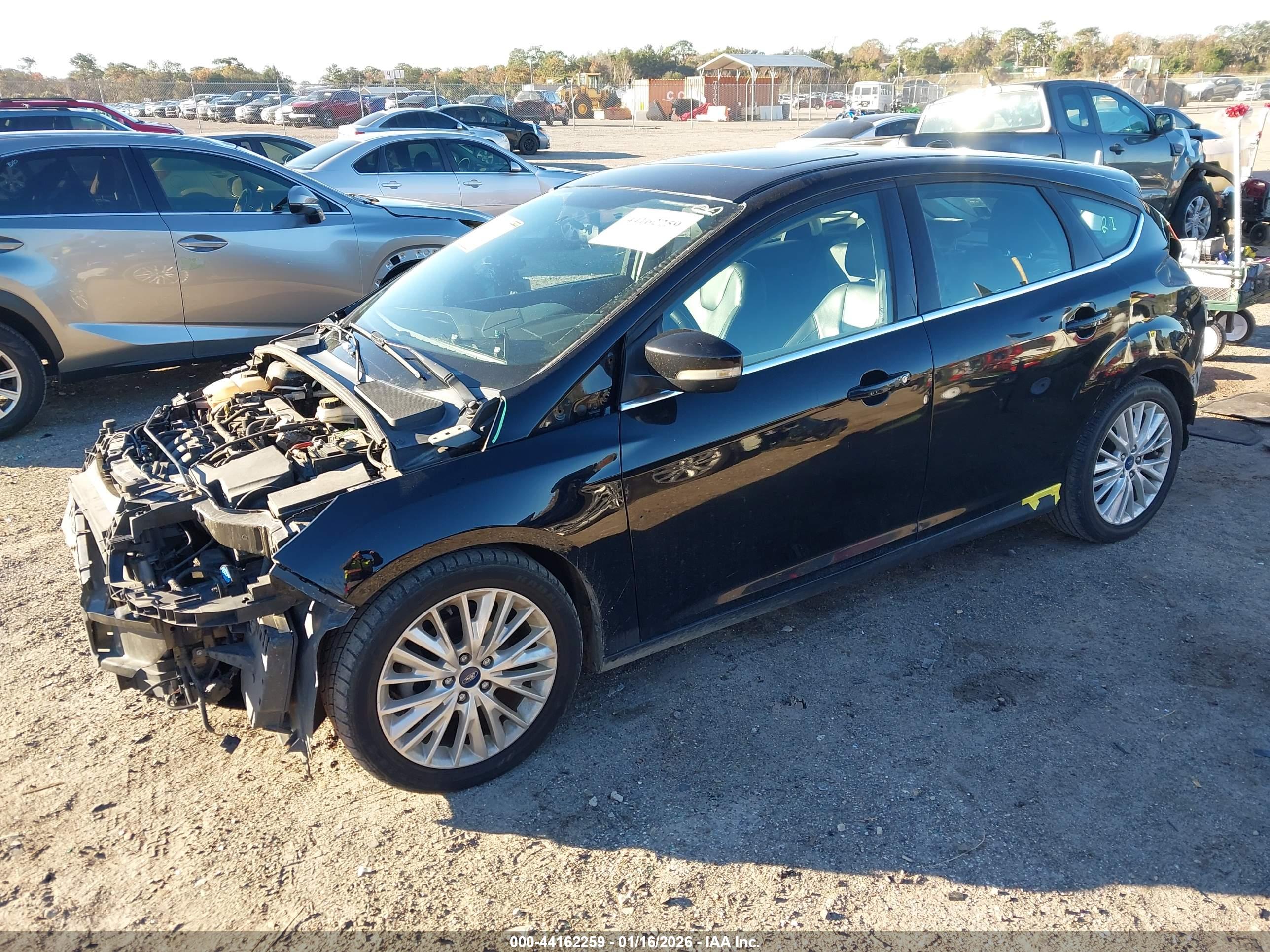 FORD FOCUS image 2