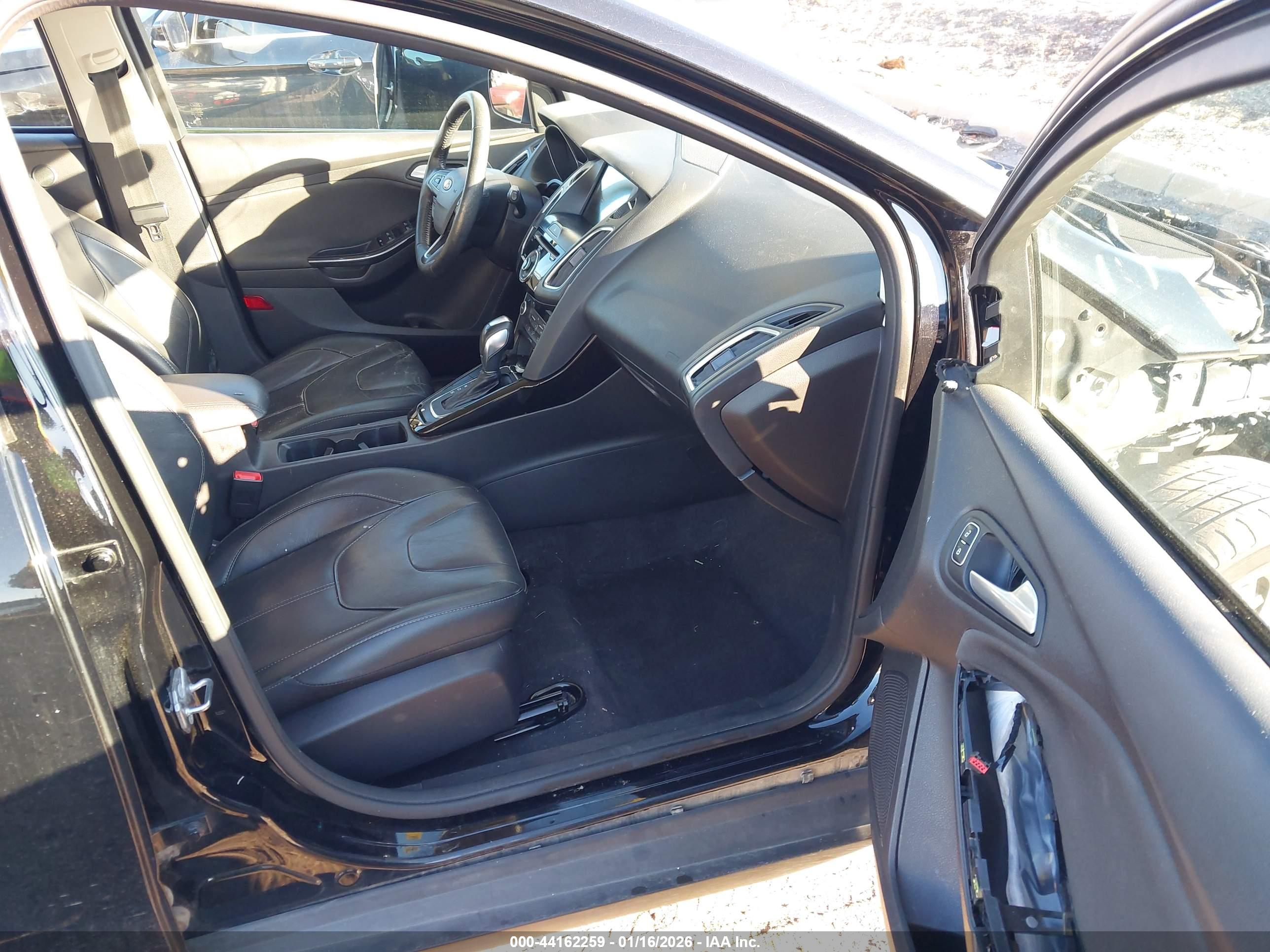 FORD FOCUS image 5