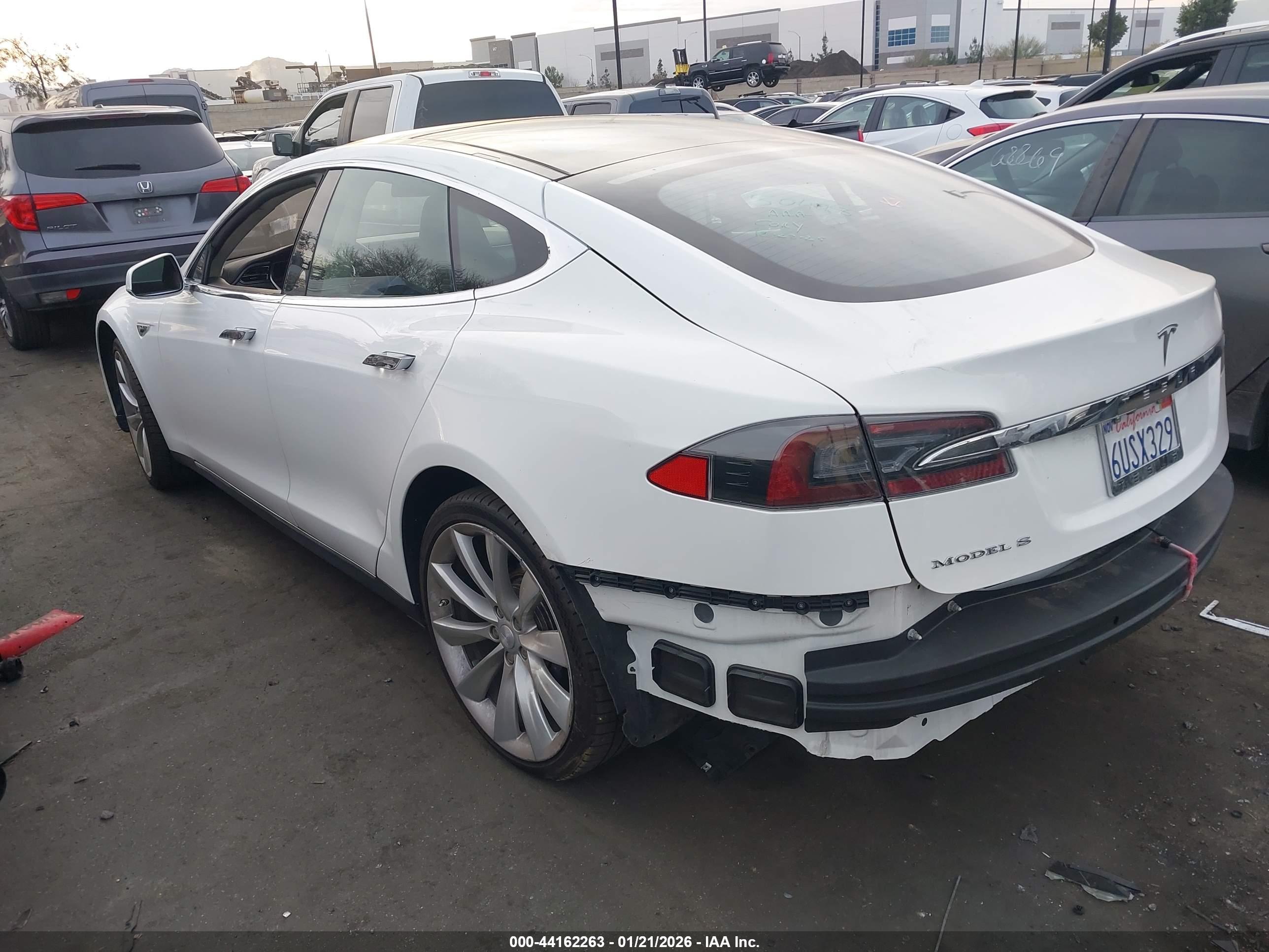 TESLA MODEL image 3