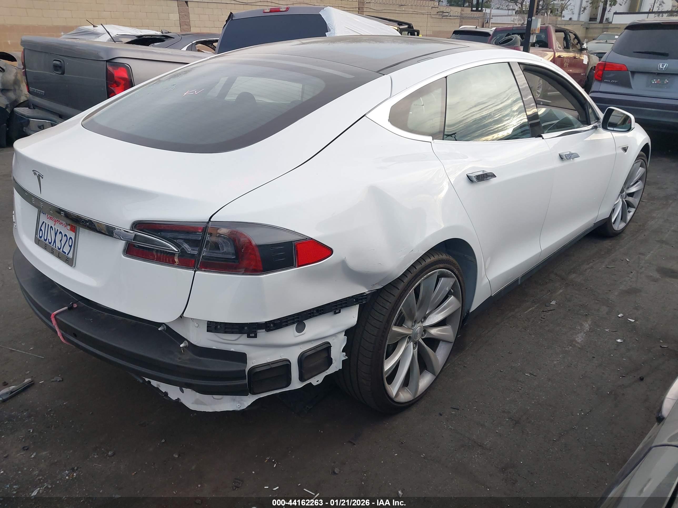 TESLA MODEL image 4