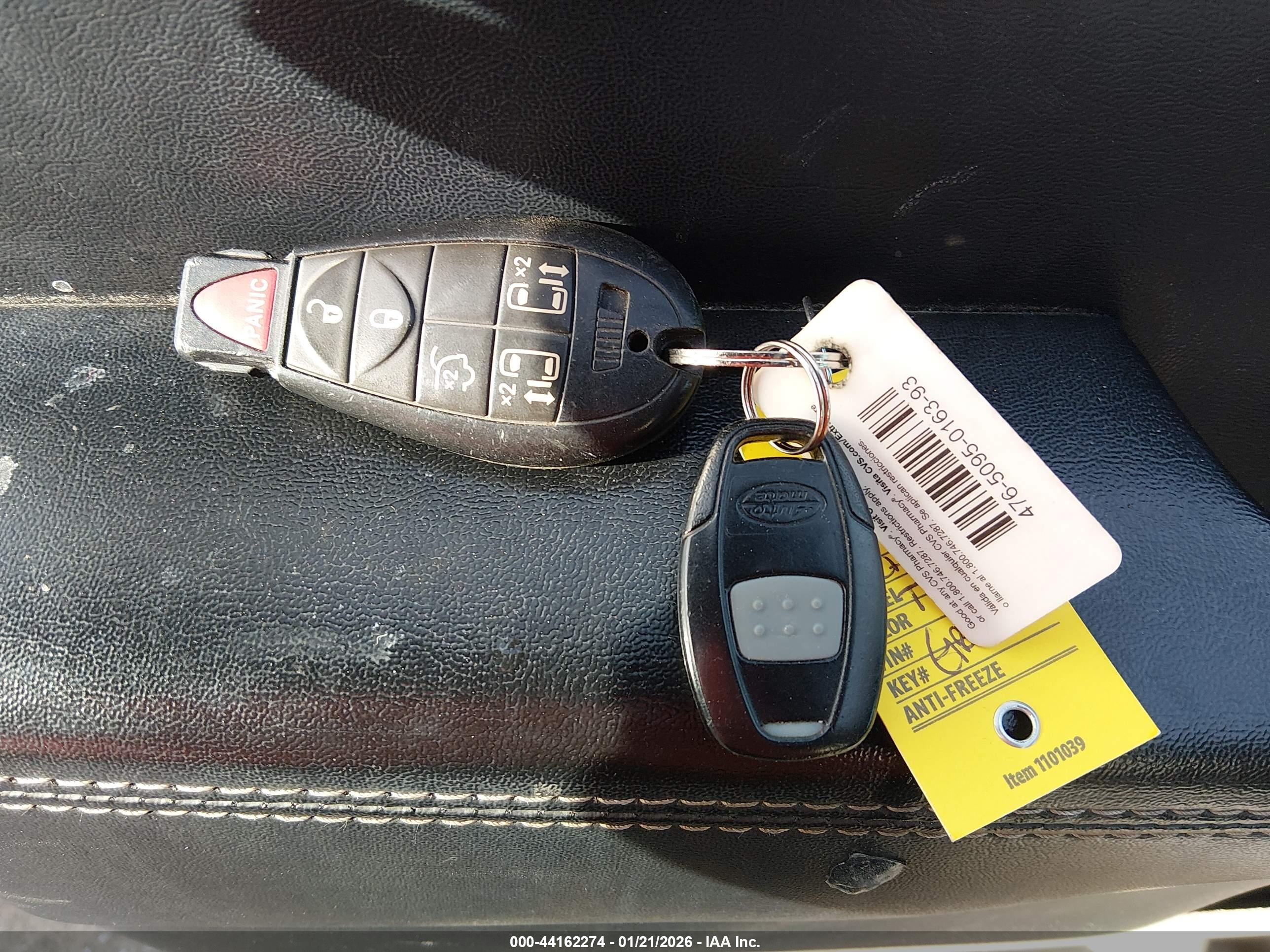 CHRYSLER TOWN image 11