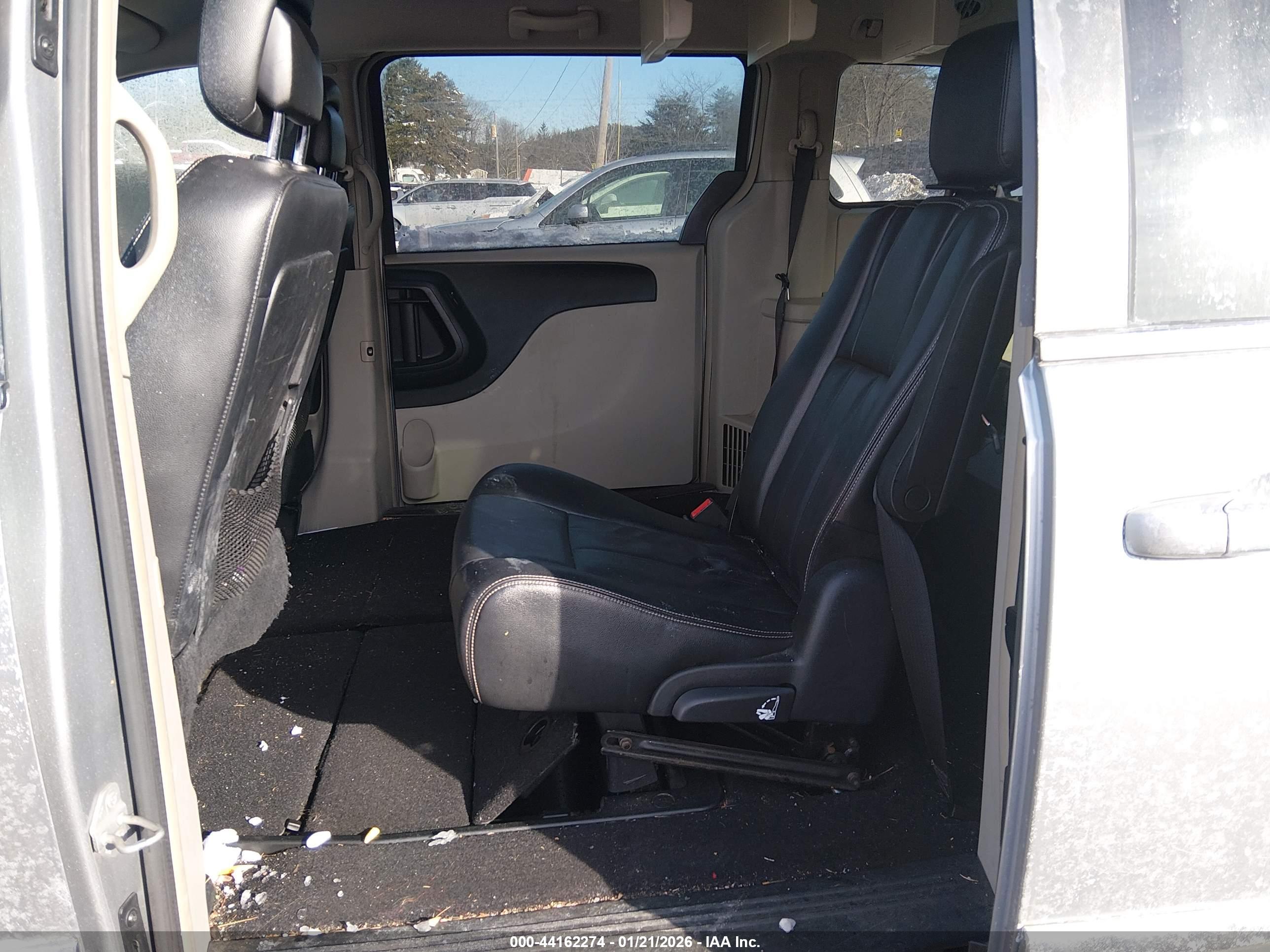 CHRYSLER TOWN image 8