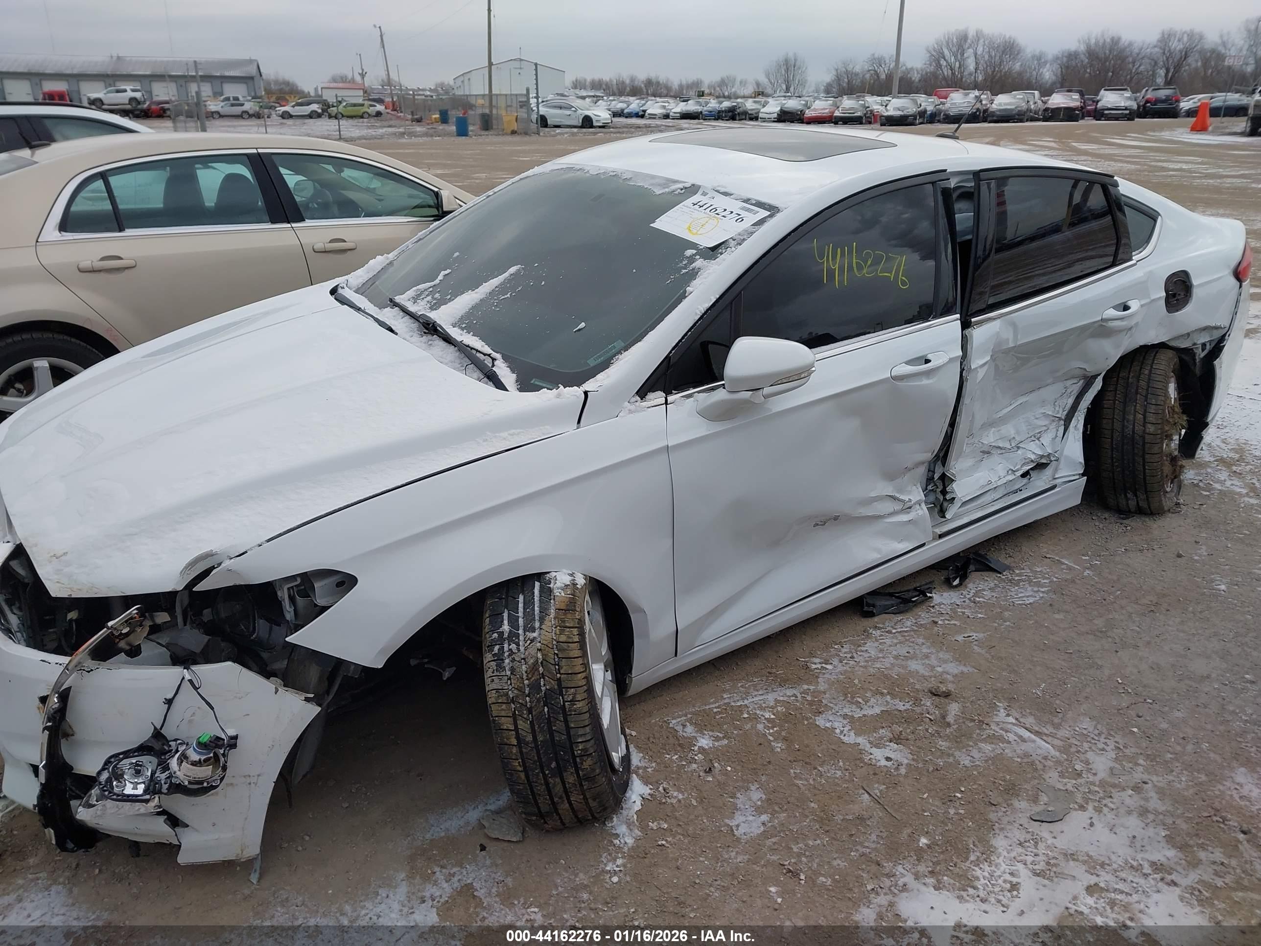 FORD FUSION image 6