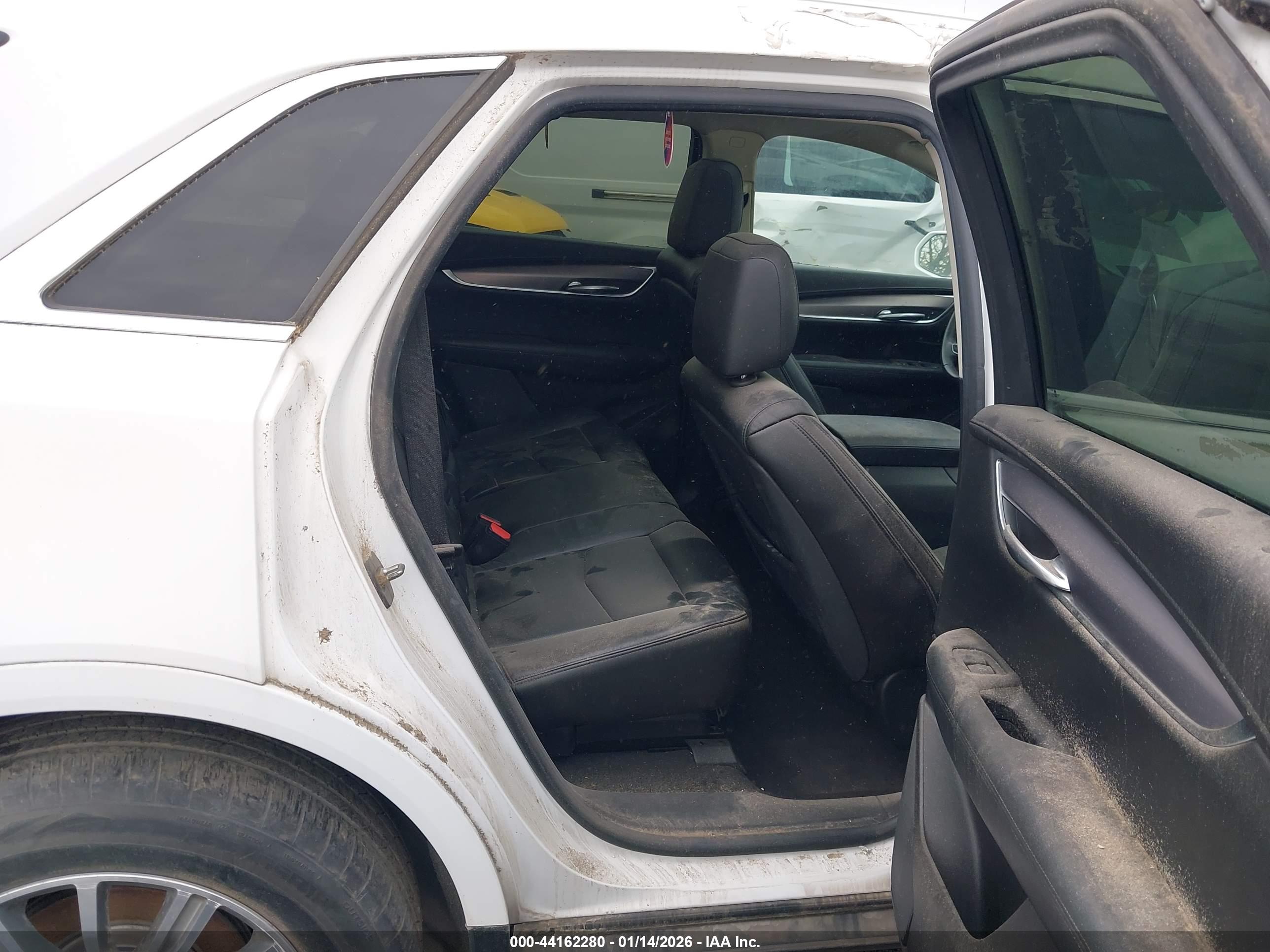 CADILLAC XT5 image 8