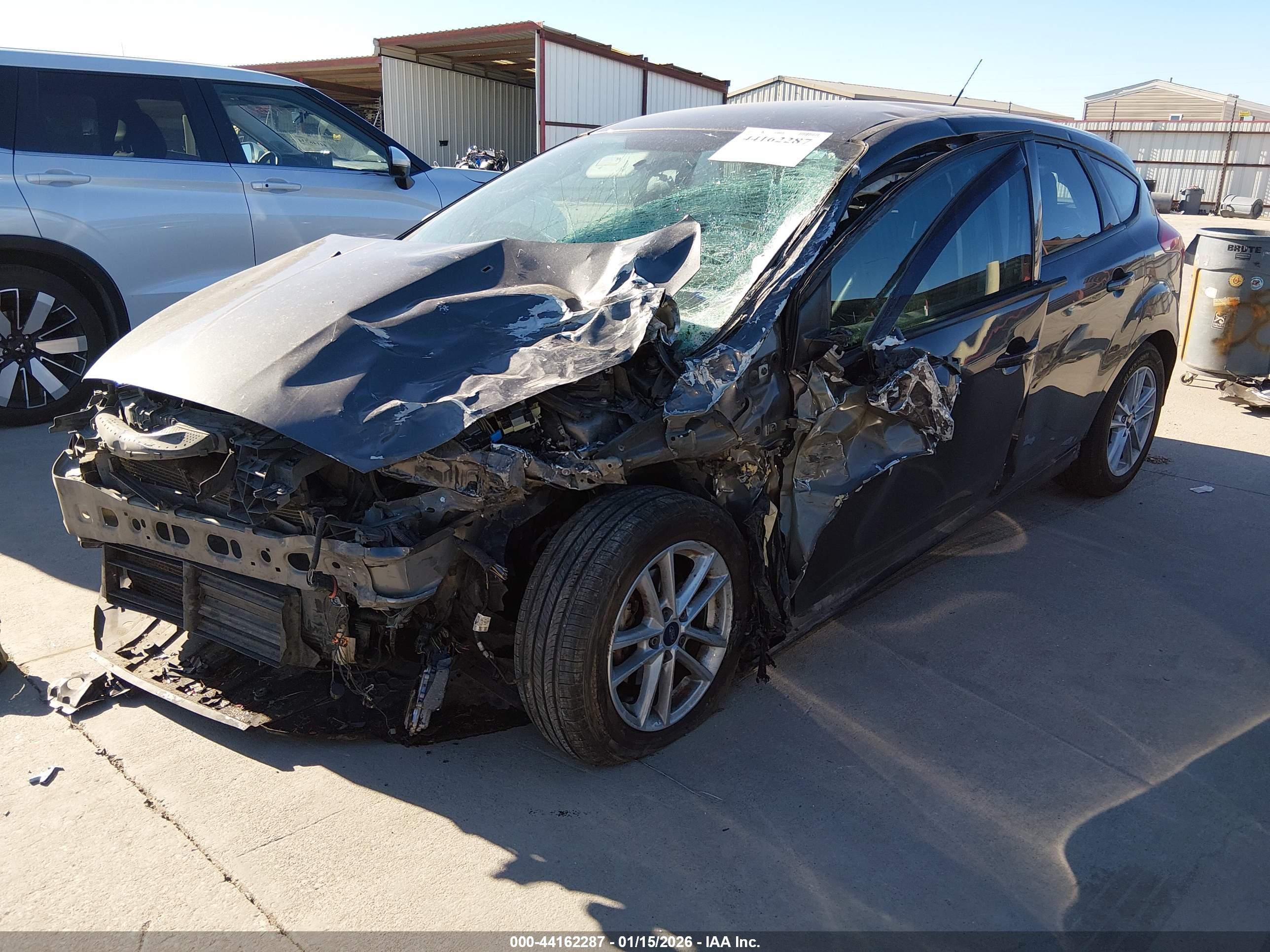 FORD FOCUS image 2