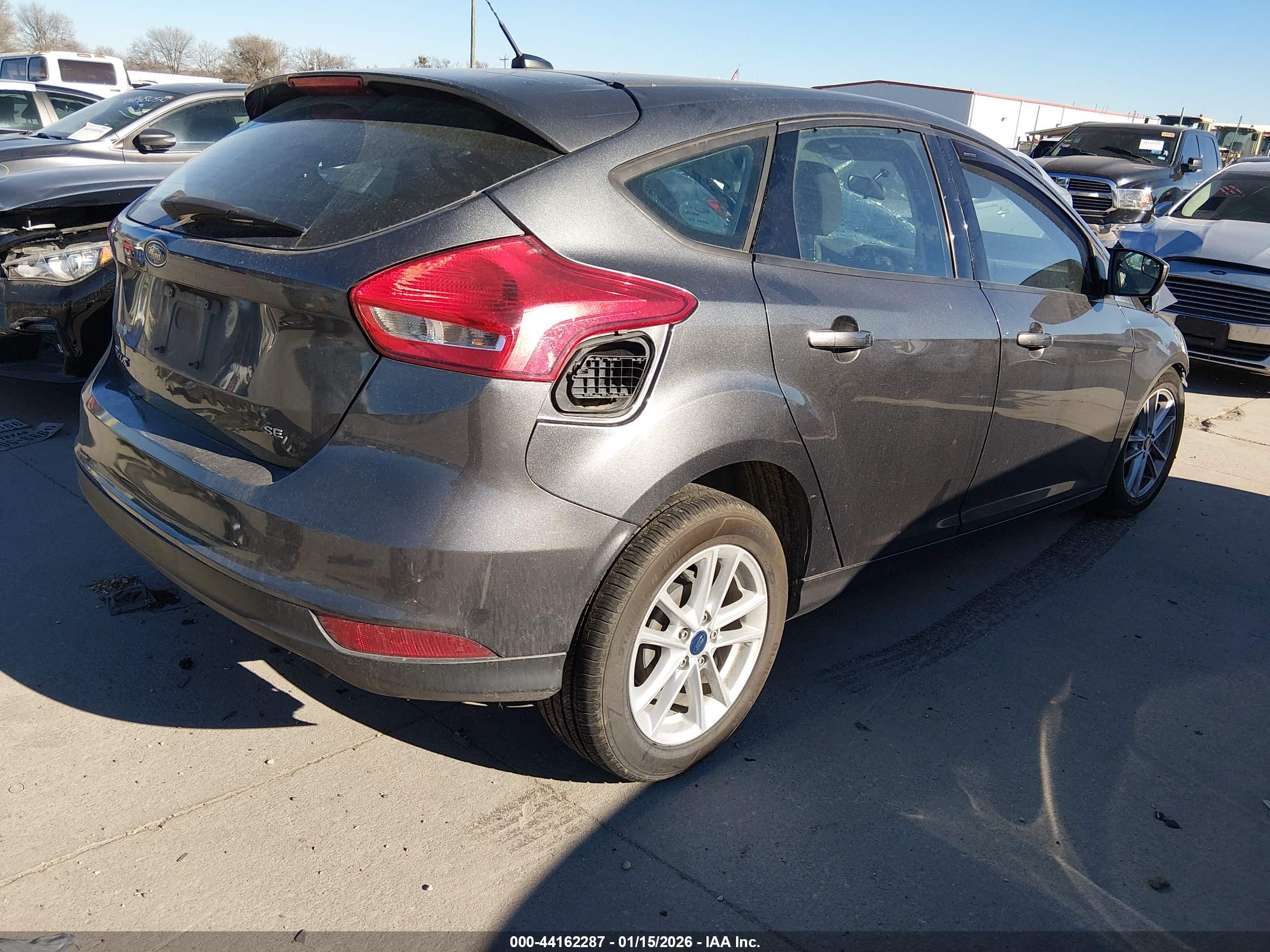 FORD FOCUS image 4