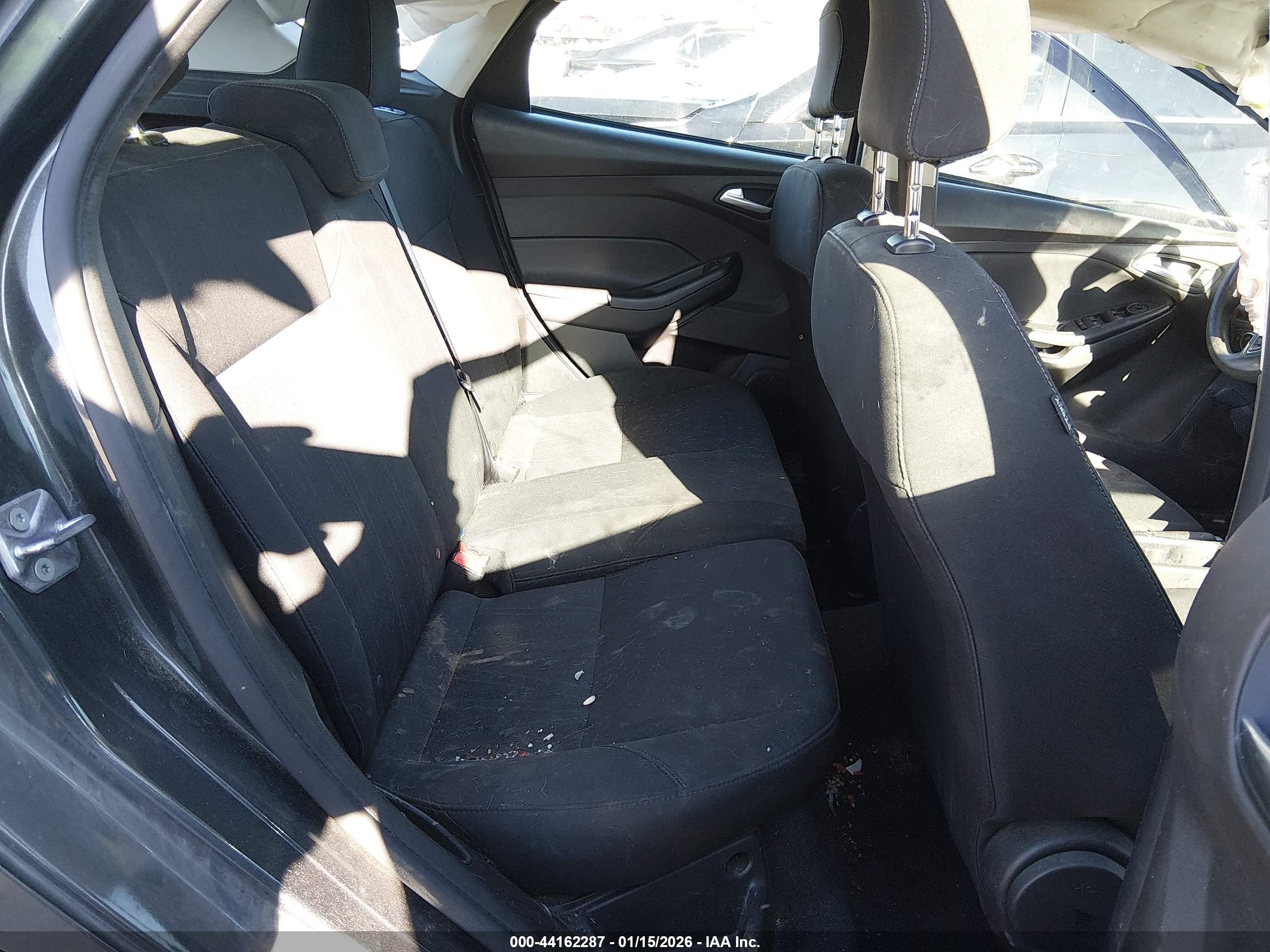 FORD FOCUS image 8