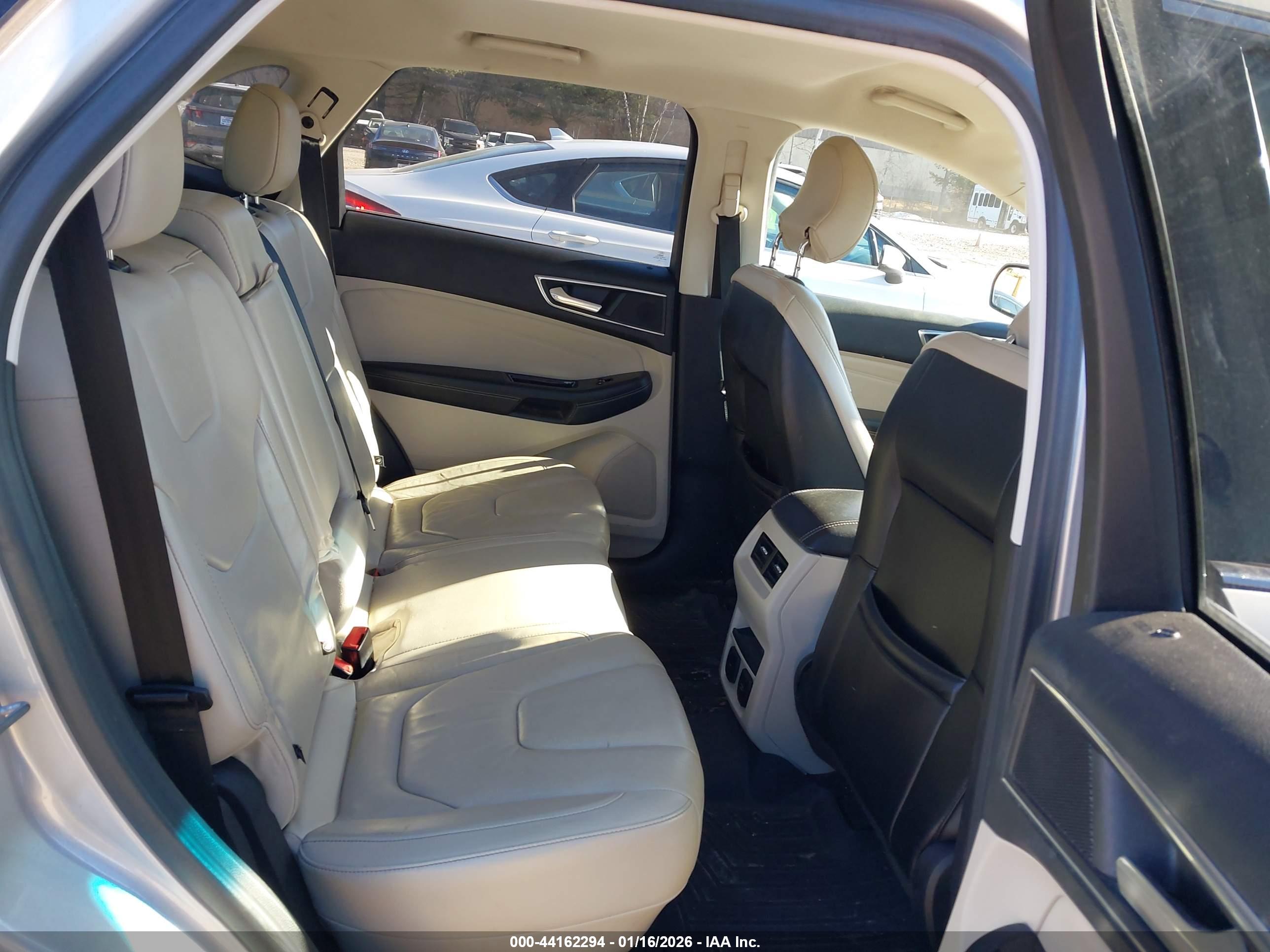 FORD EDGE image 8