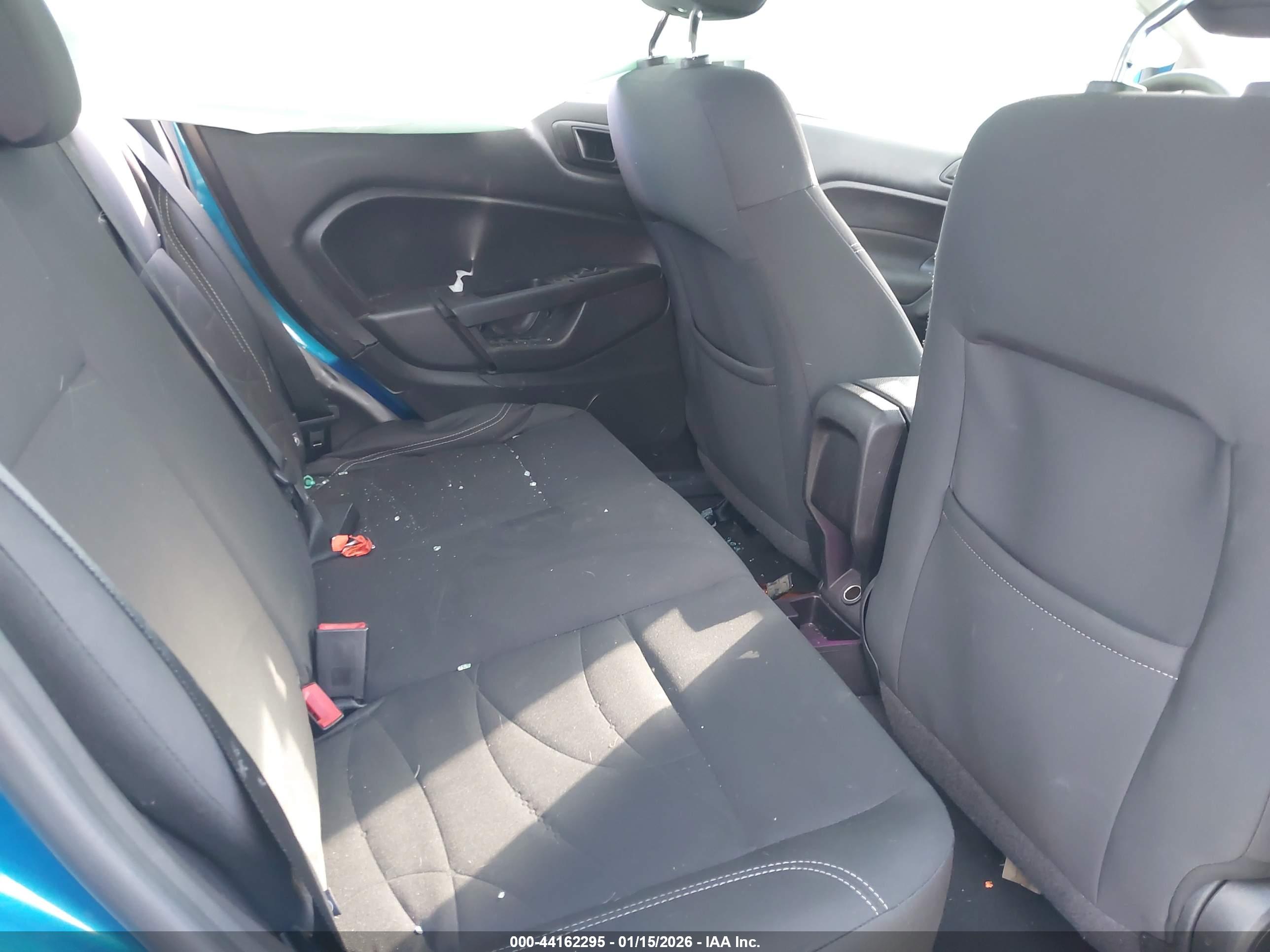 FORD FIESTA image 8
