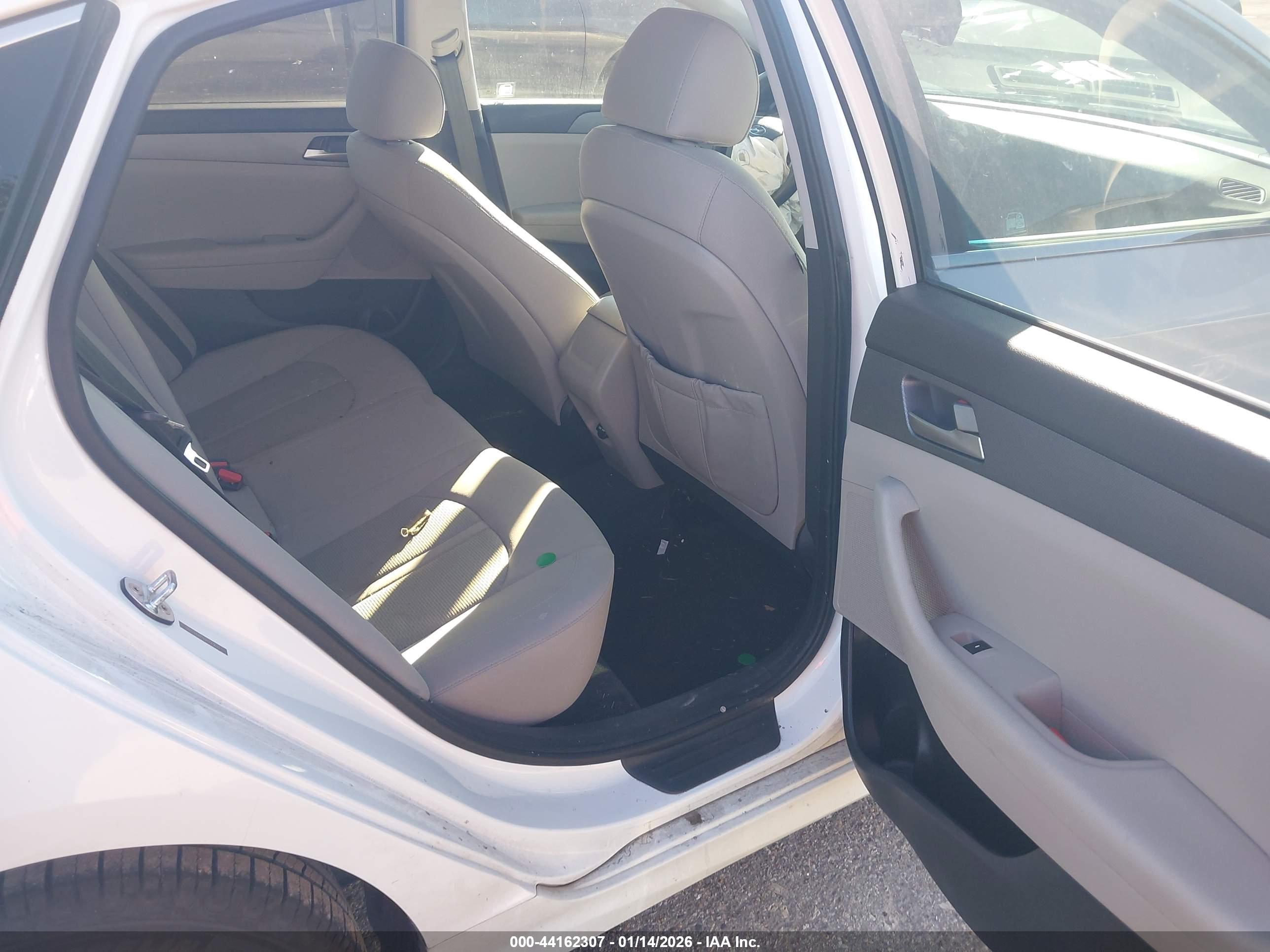 HYUNDAI SONATA image 8