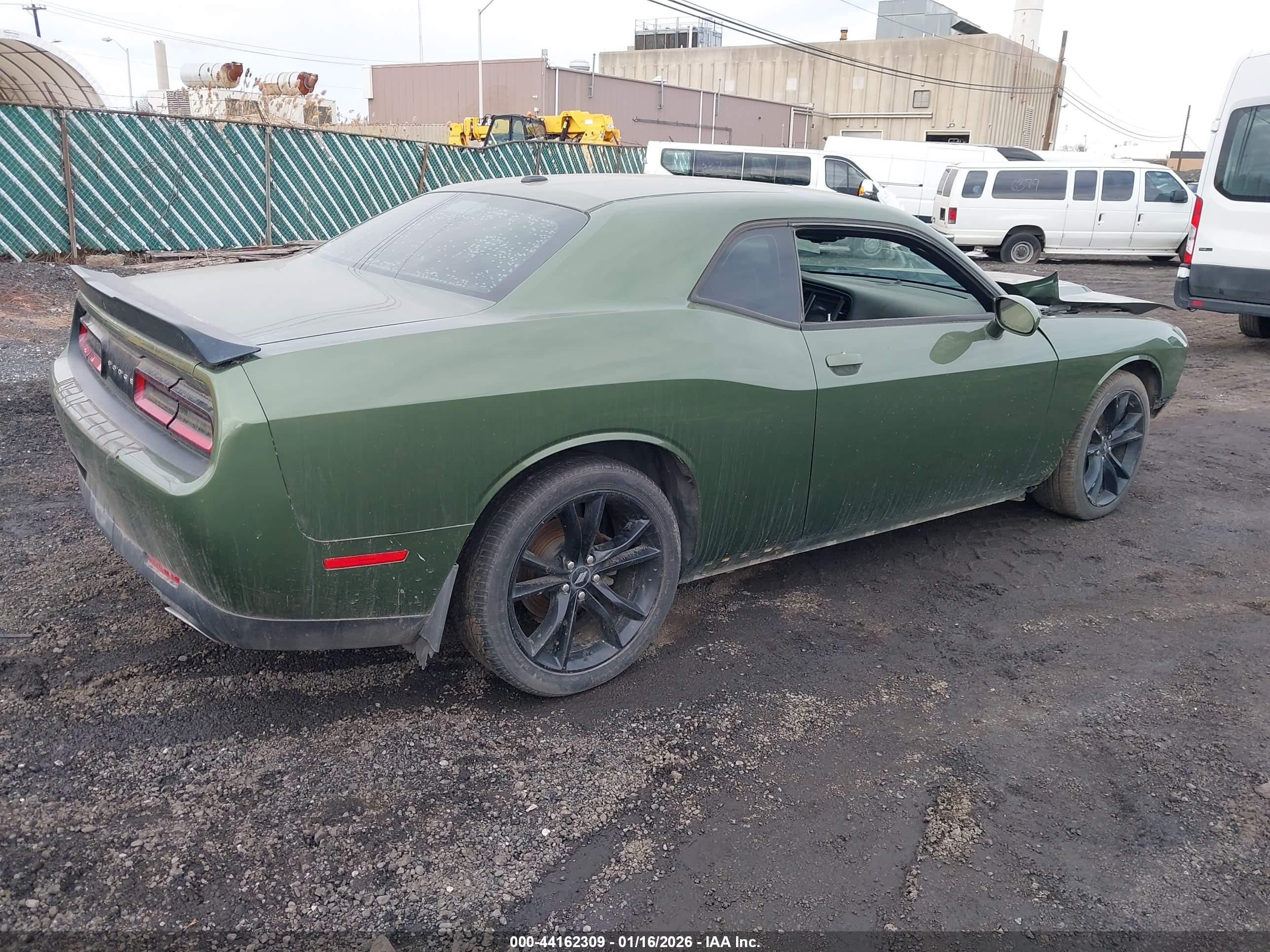DODGE CHALLENGER image 4