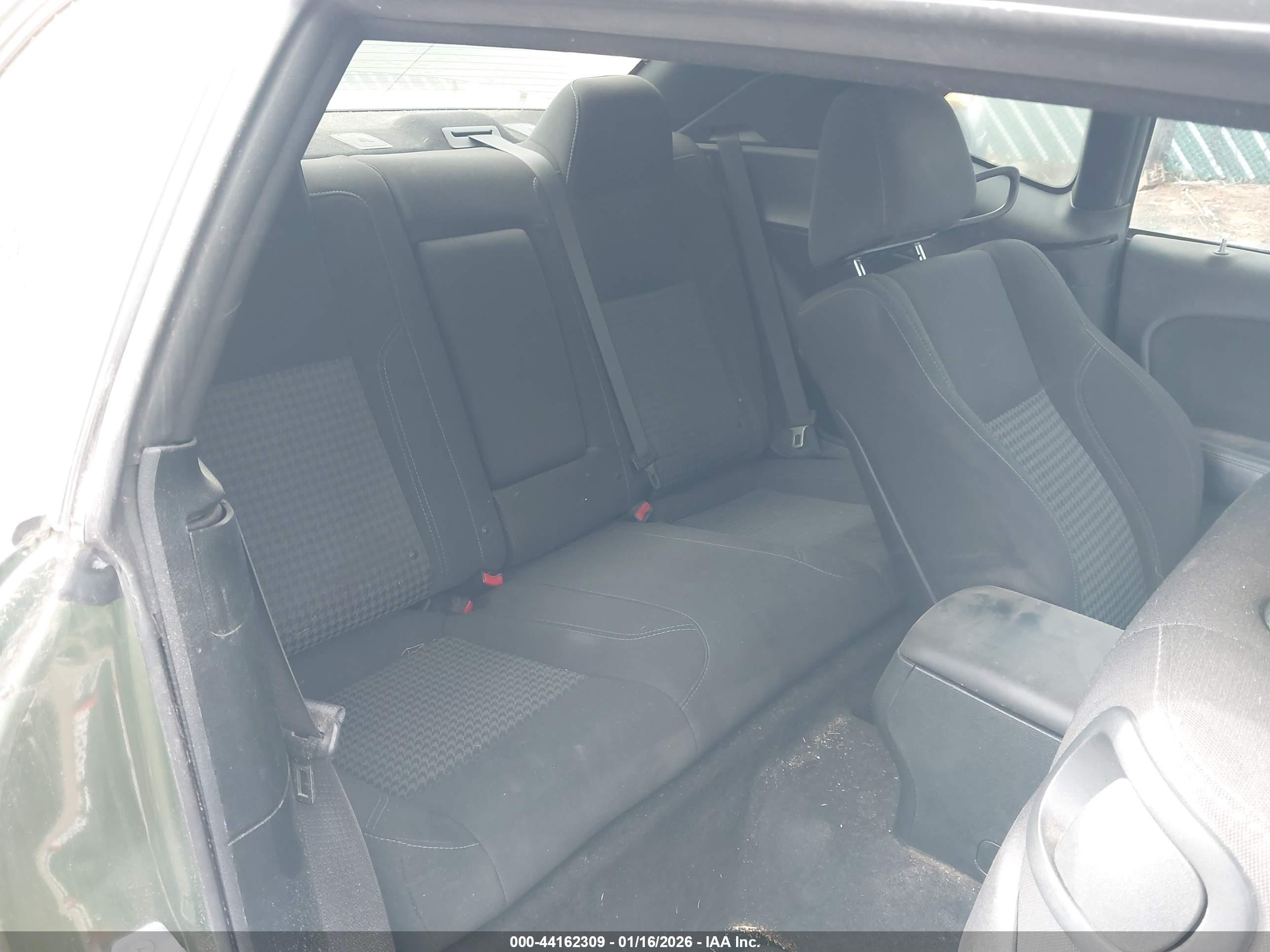DODGE CHALLENGER image 8