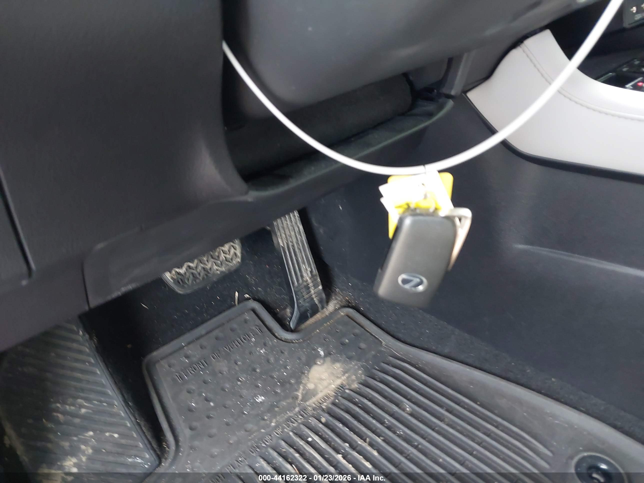 LEXUS RX image 11
