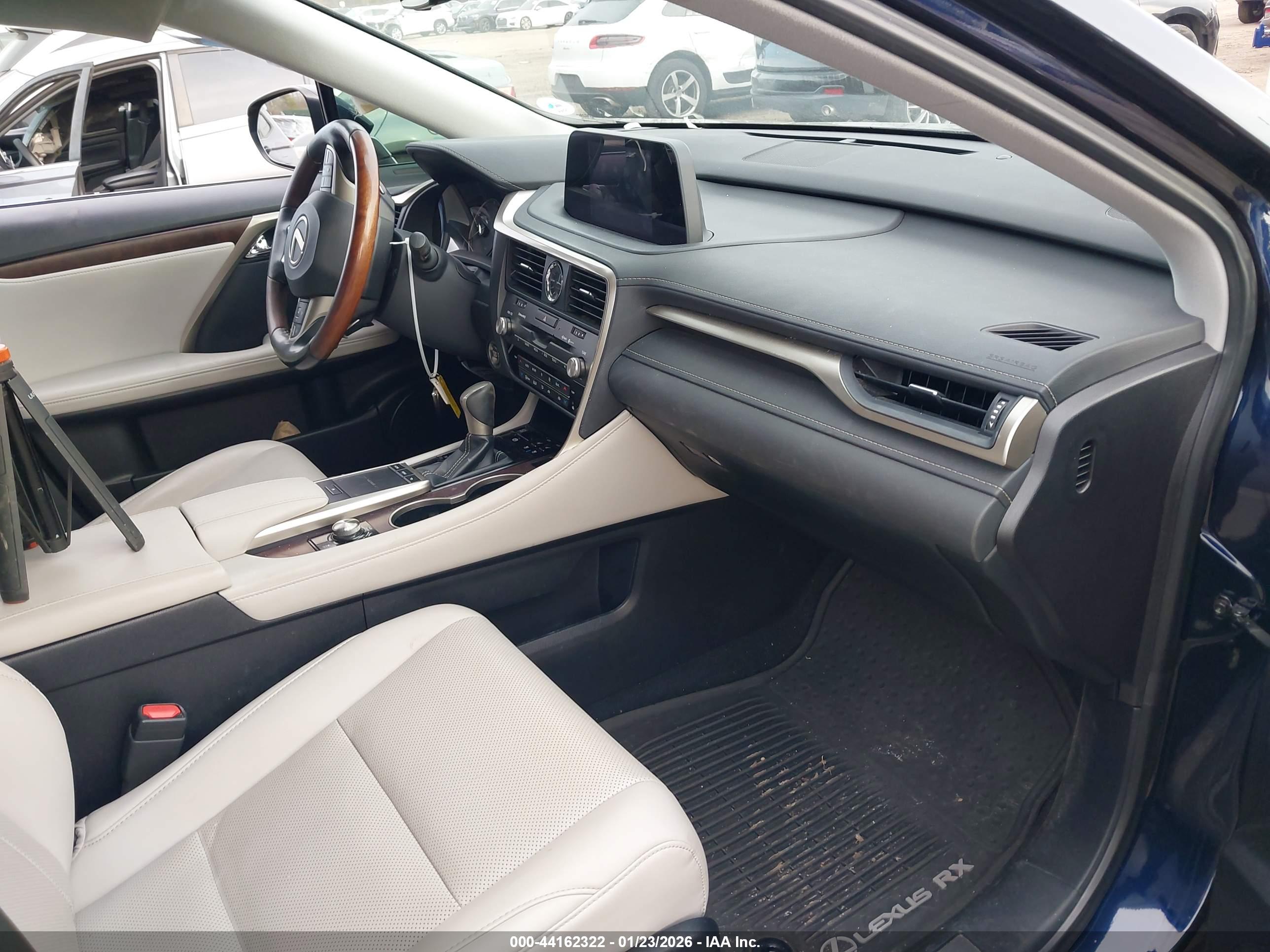 LEXUS RX image 5