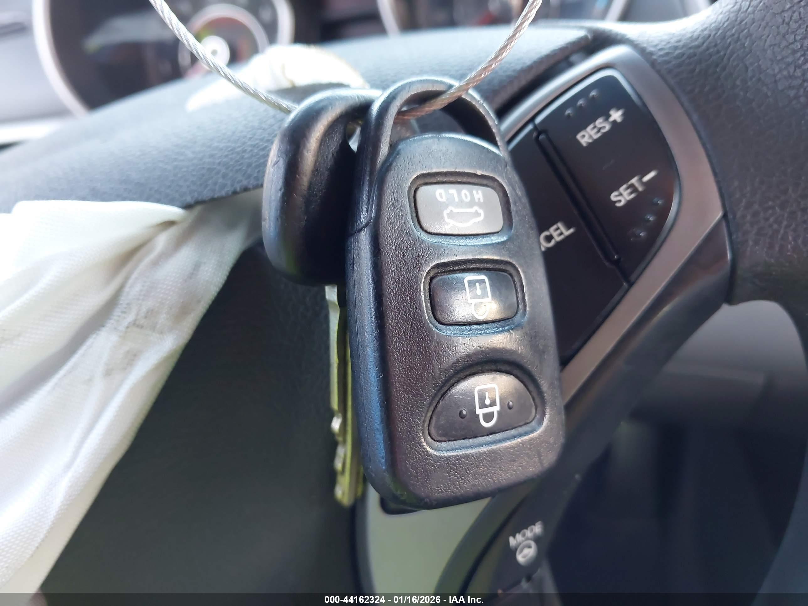 HYUNDAI ELANTRA image 11