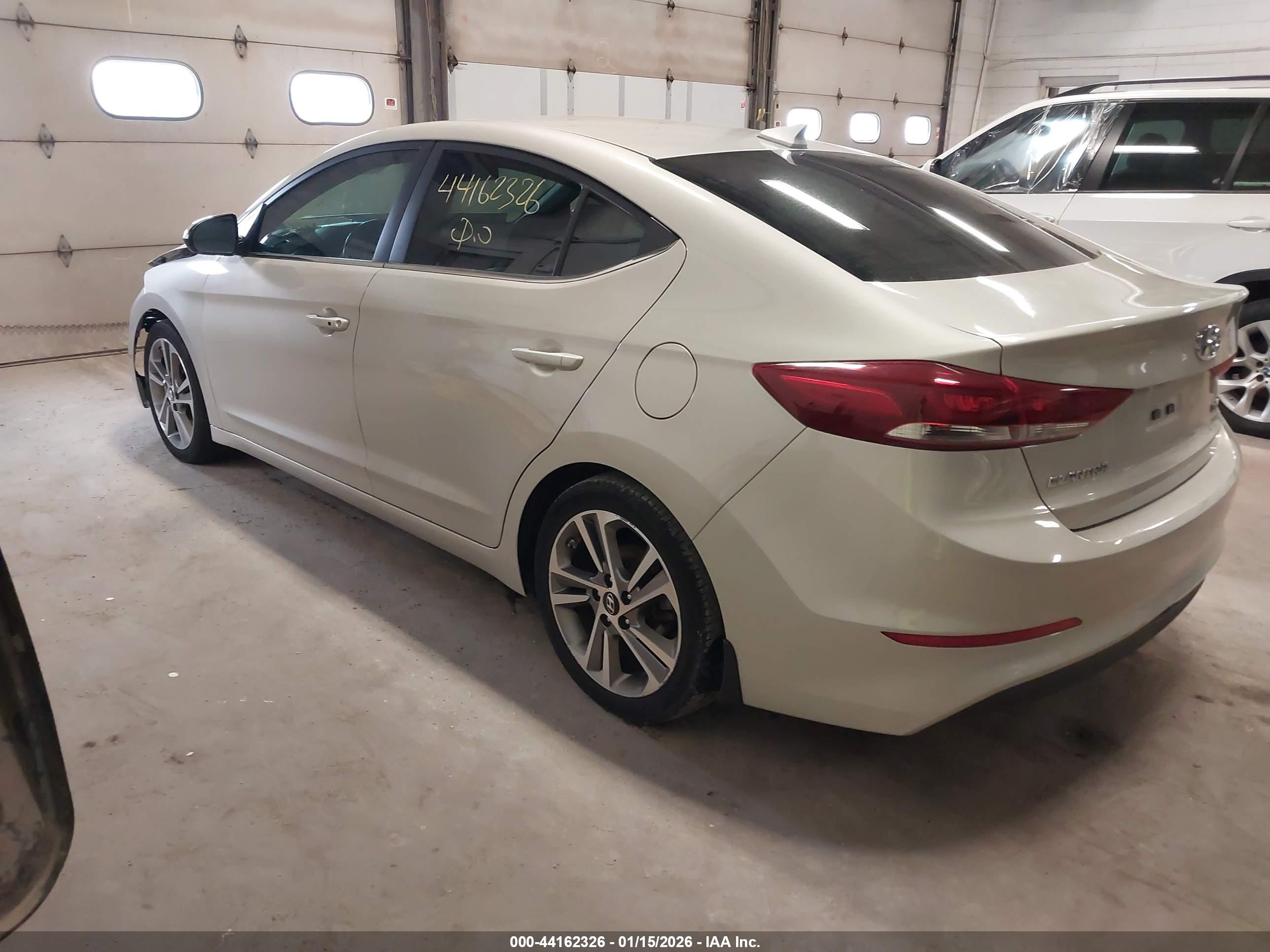 HYUNDAI ELANTRA image 3