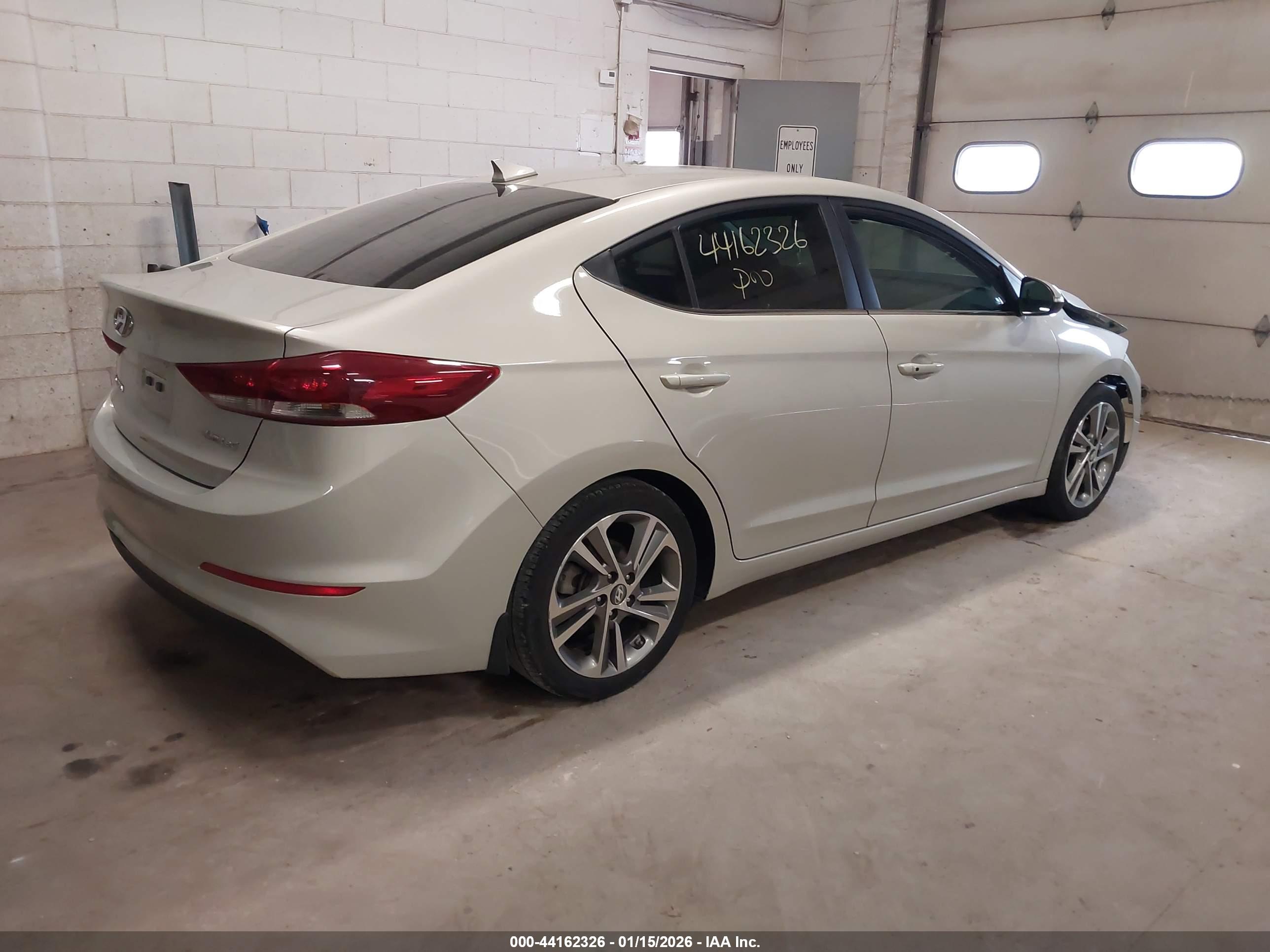 HYUNDAI ELANTRA image 4