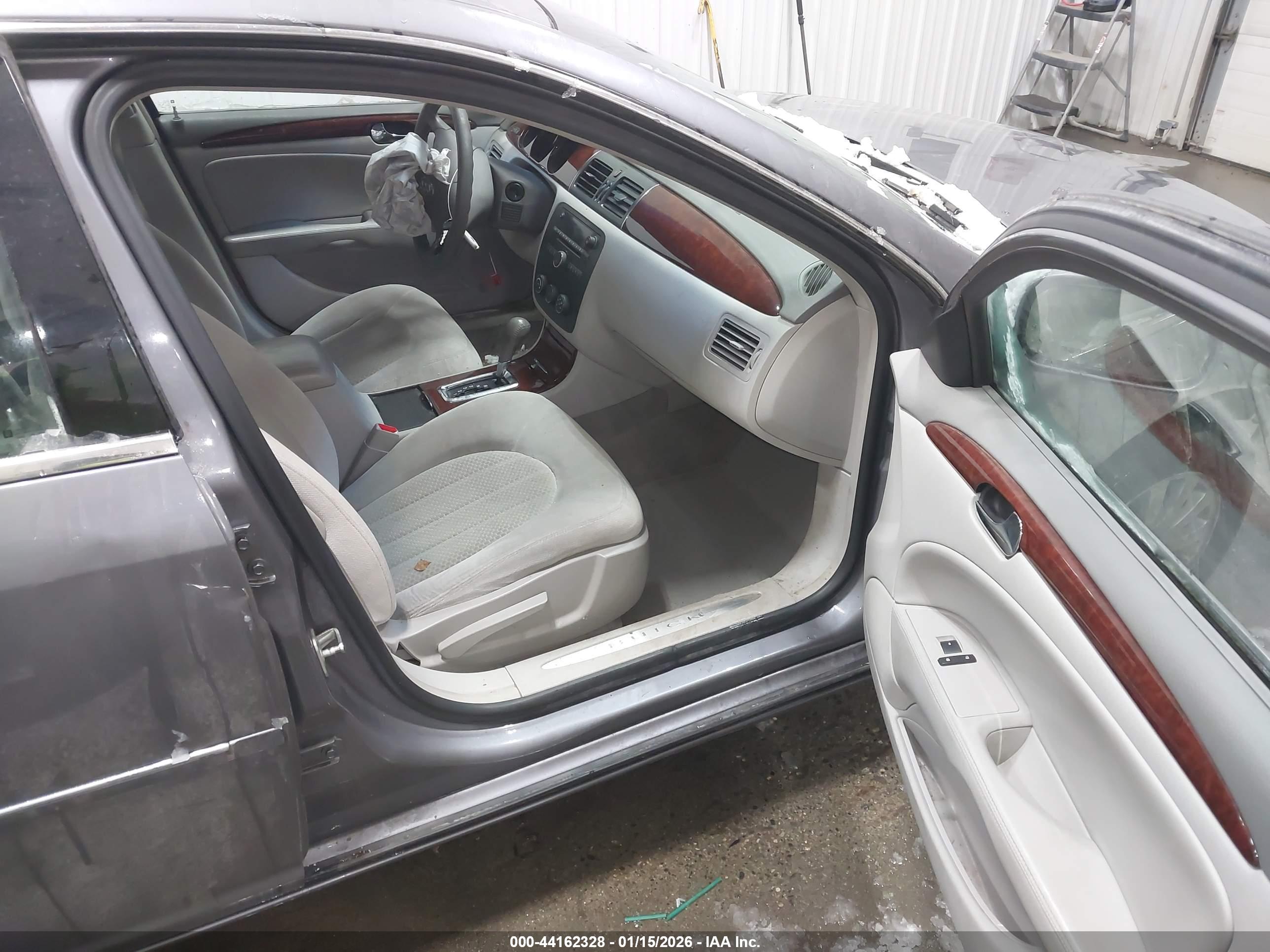 BUICK LUCERNE image 5