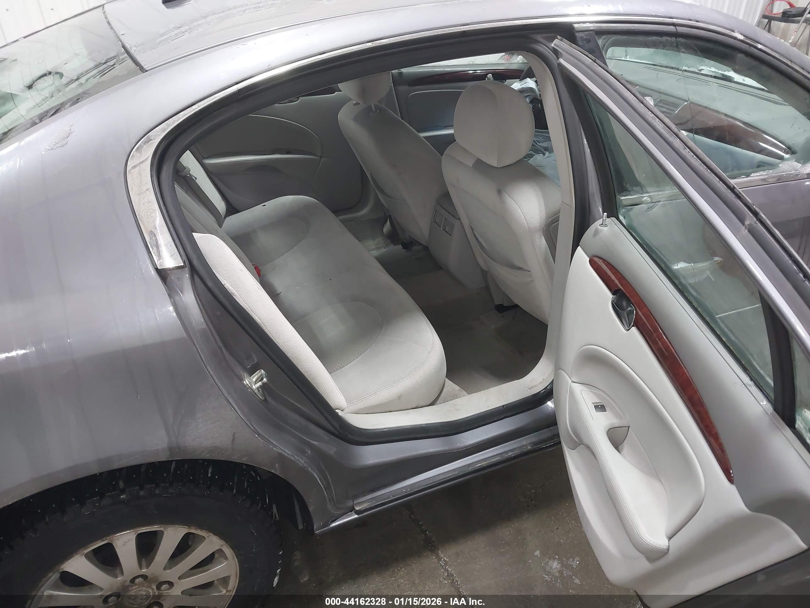 BUICK LUCERNE image 8
