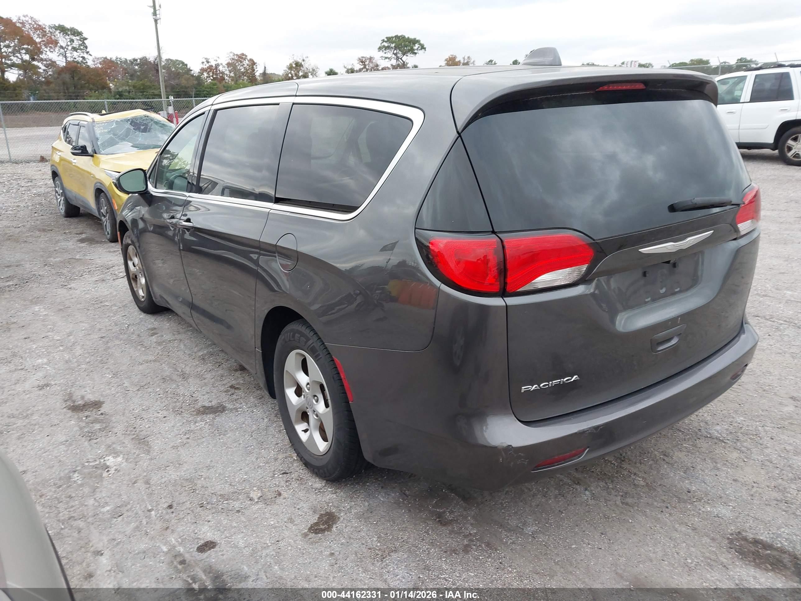 CHRYSLER PACIFICA image 3