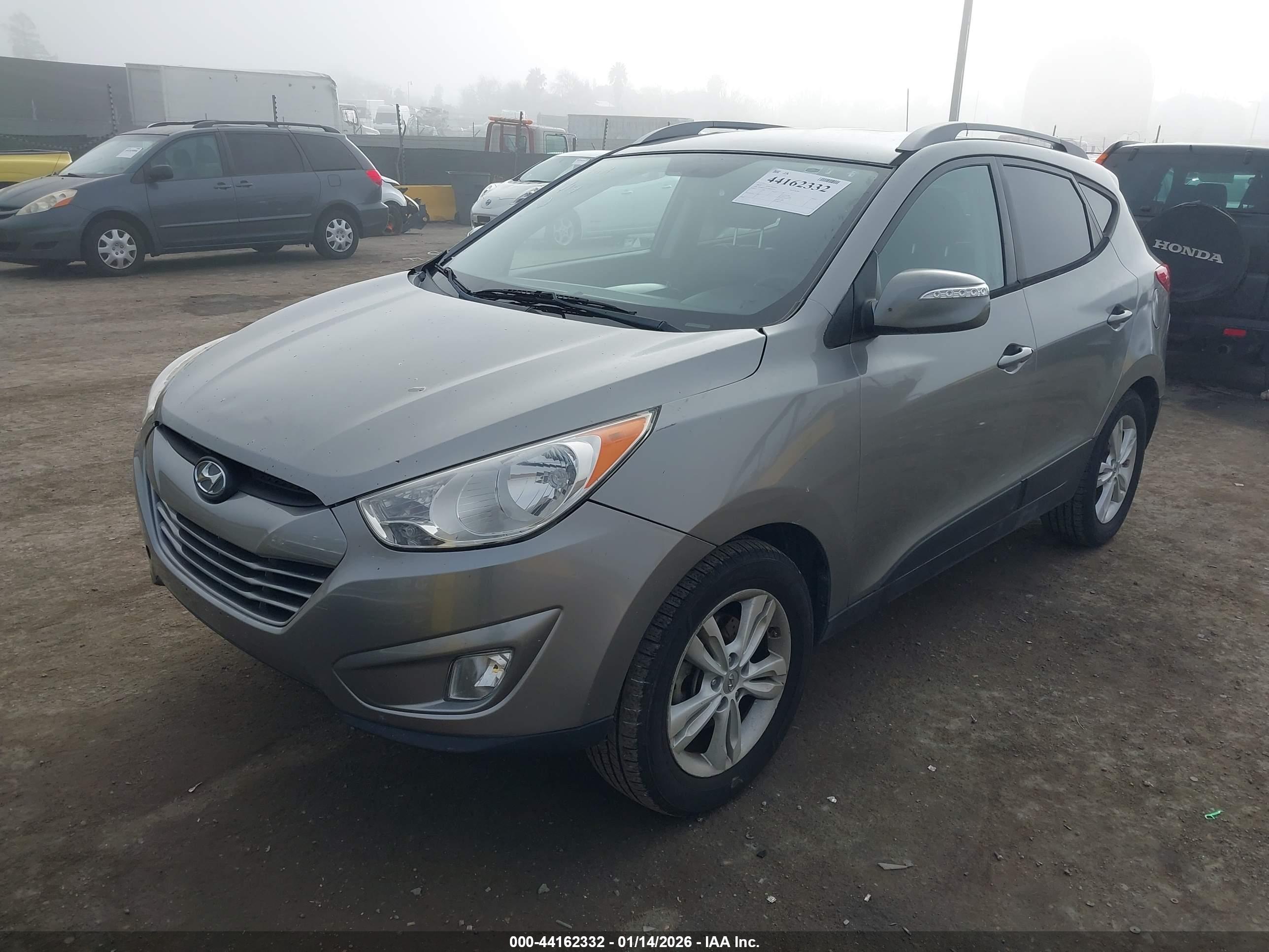 HYUNDAI TUCSON image 2